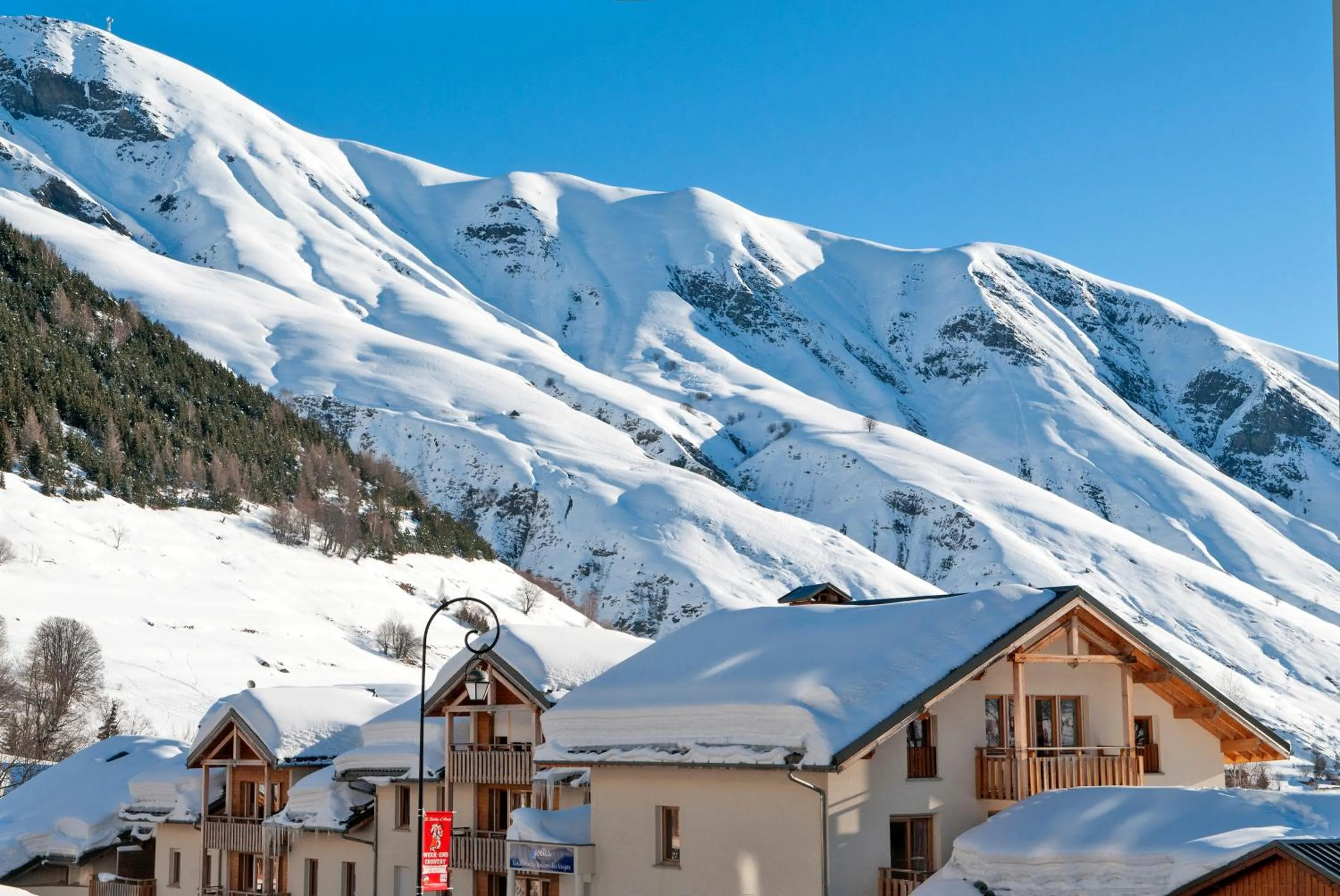 Property building in Résidence Goélia Le Balcon des Neiges