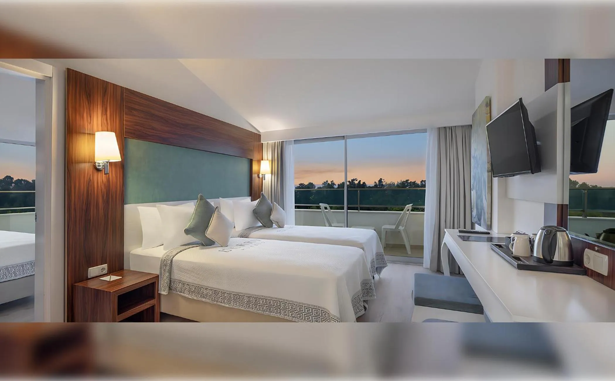 Photo of the whole room, Bed in Berry Blue Hotels