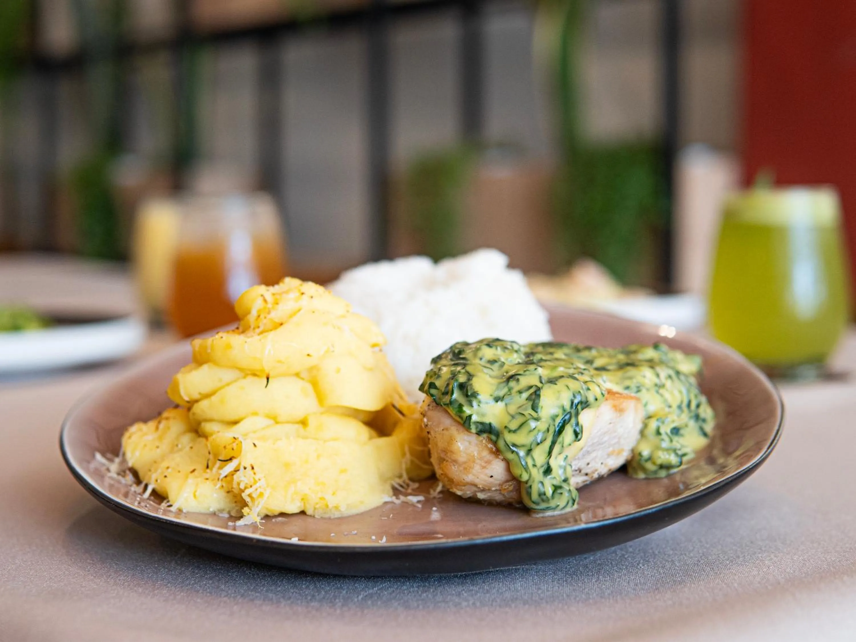 Meals in Rua Hoteles Talara