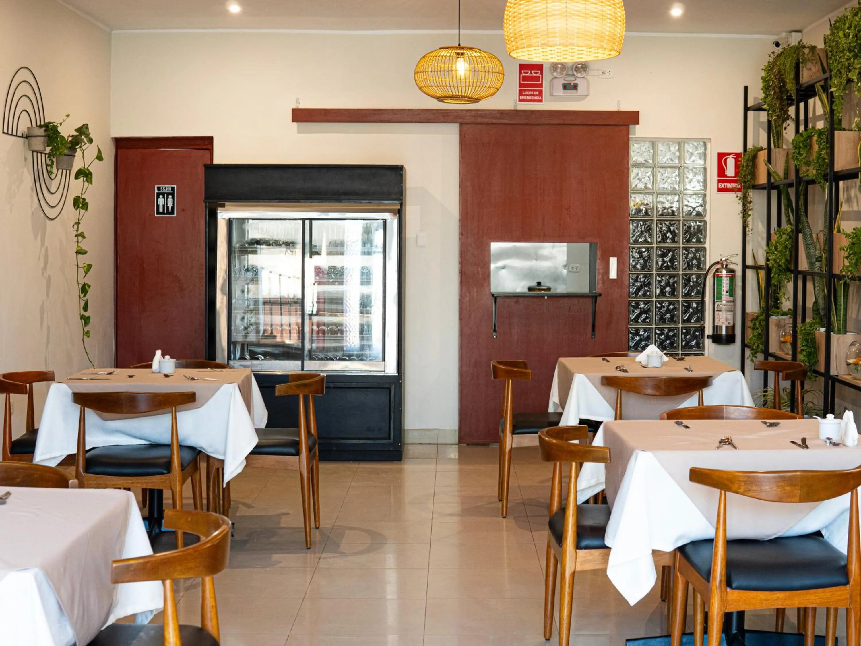 Restaurant/places to eat in Rua Hoteles Talara