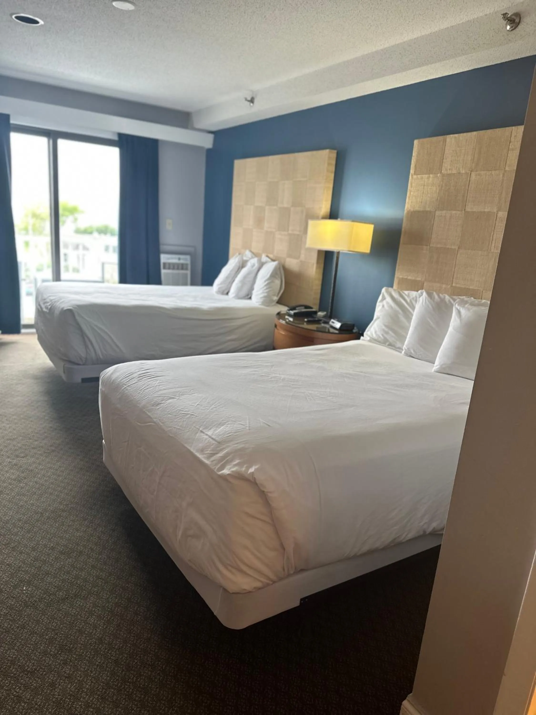 Bed in Trade Winds on the Bay