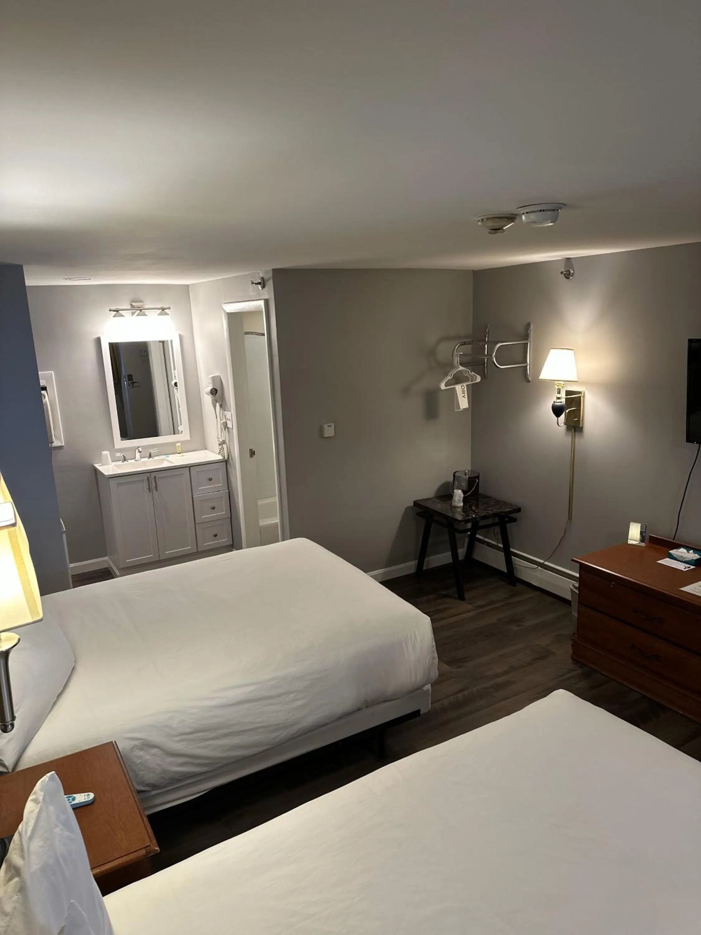 Bed in Trade Winds on the Bay