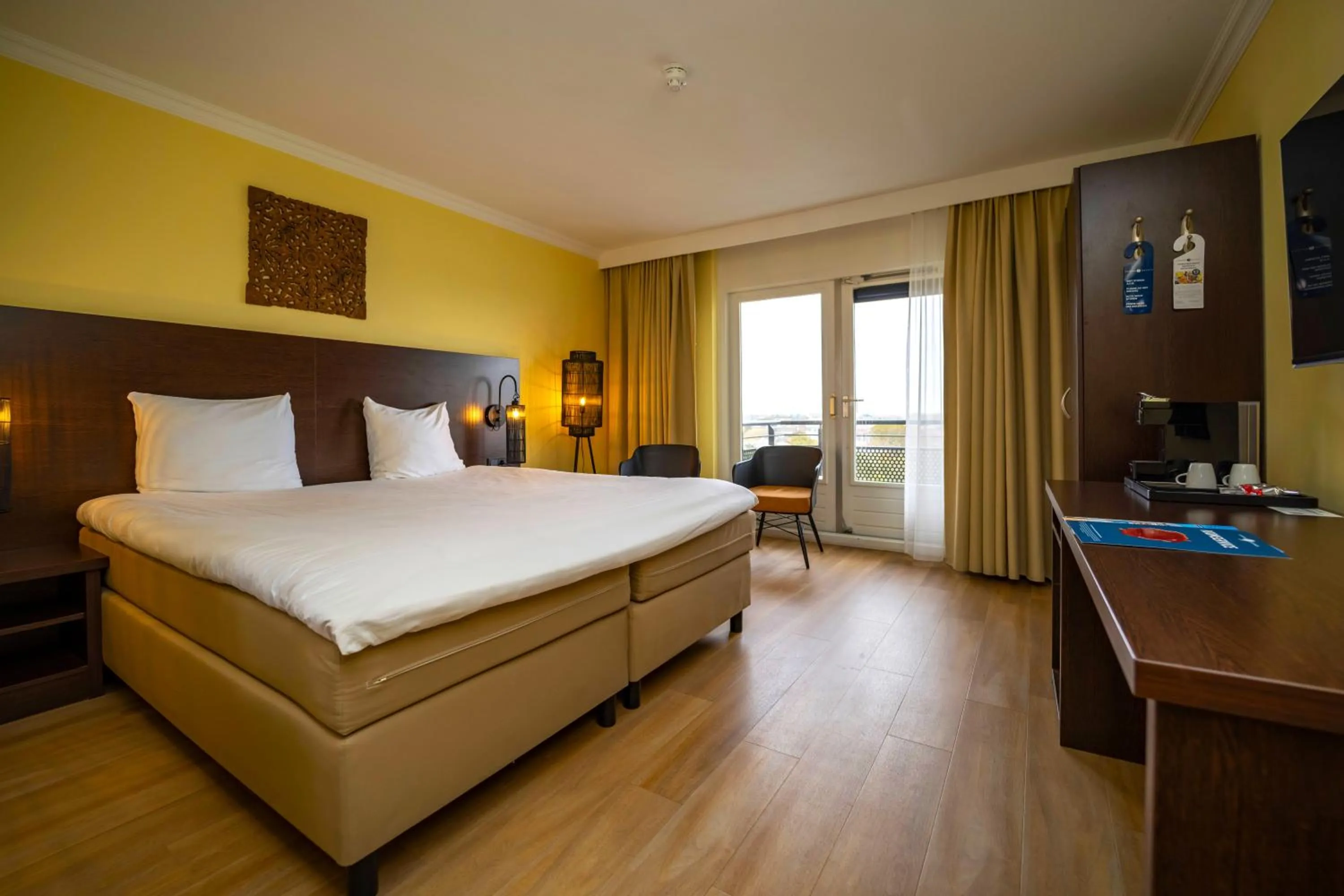 Toilet, Bed in Fletcher Hotel-Restaurant Arion-Vlissingen