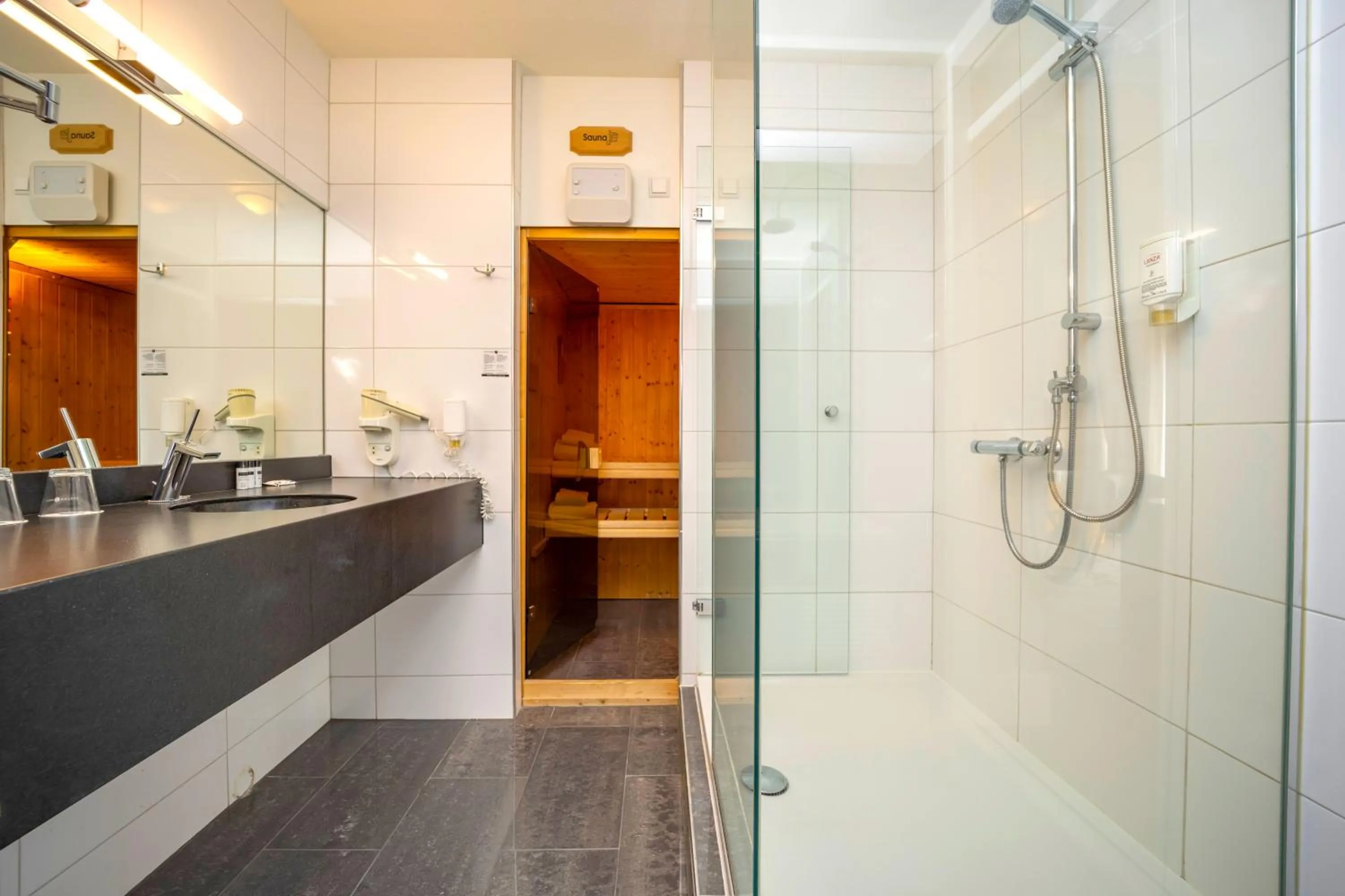 Bathroom in Fletcher Hotel-Restaurant Arion-Vlissingen