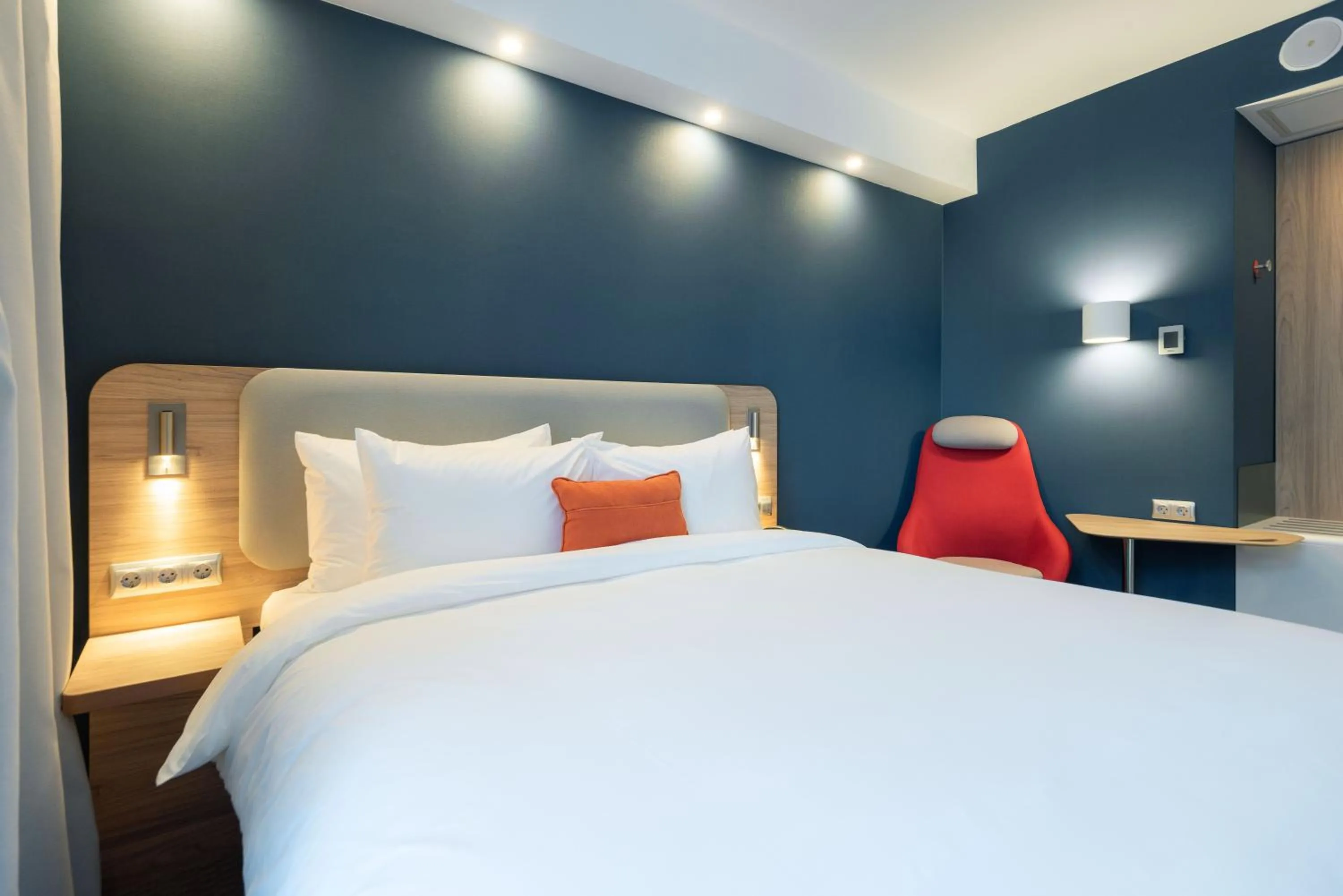 Bed in Holiday Inn Express - Astana - Turan by IHG