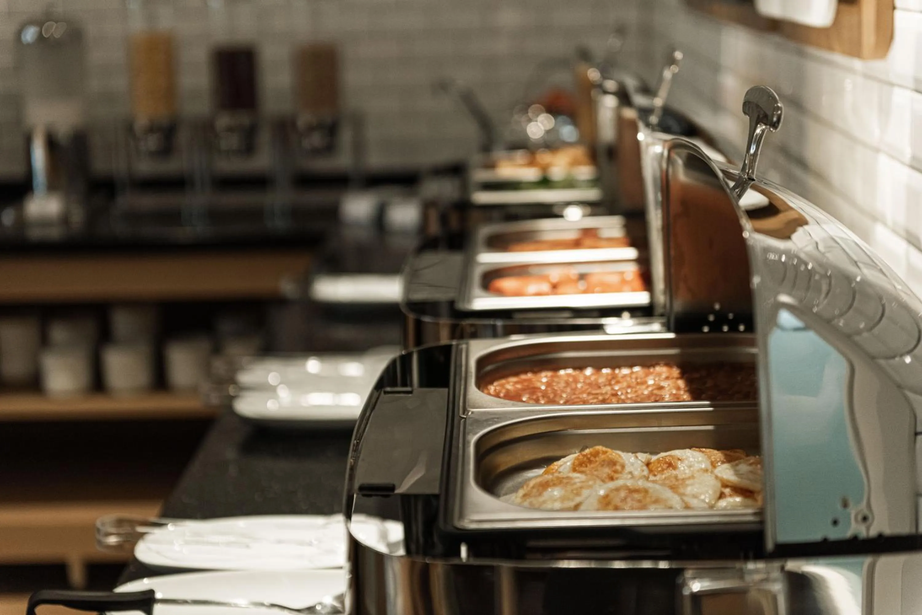 Food and drinks in Holiday Inn Express - Astana - Turan by IHG