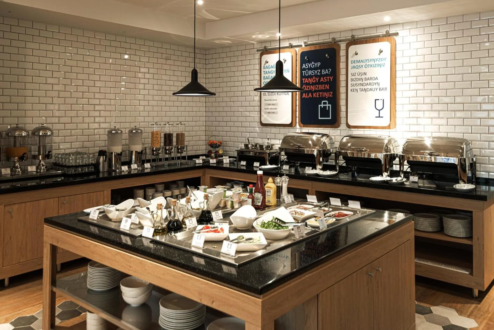 Restaurant/places to eat in Holiday Inn Express - Astana - Turan by IHG