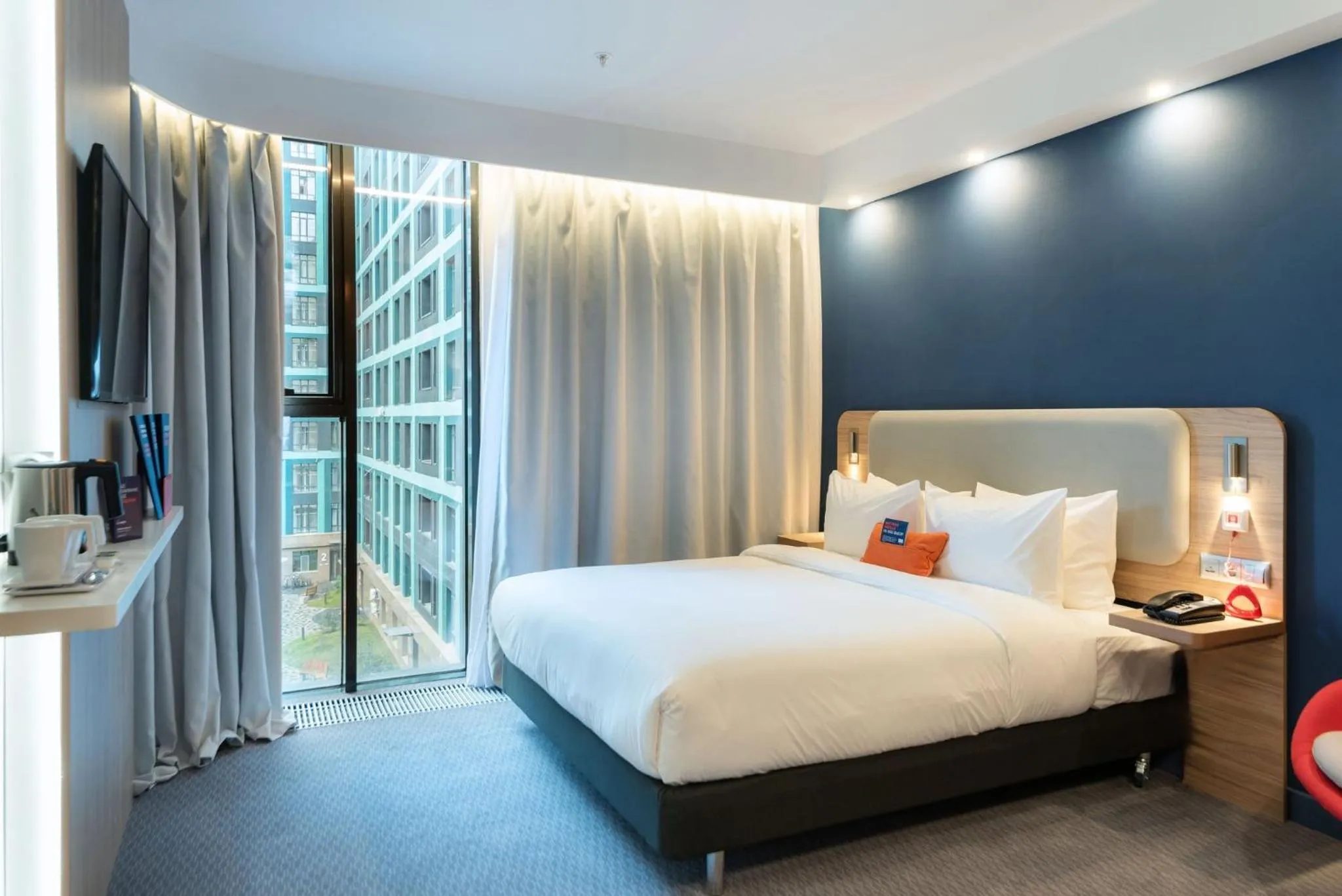 Photo of the whole room, Bed in Holiday Inn Express - Astana - Turan by IHG