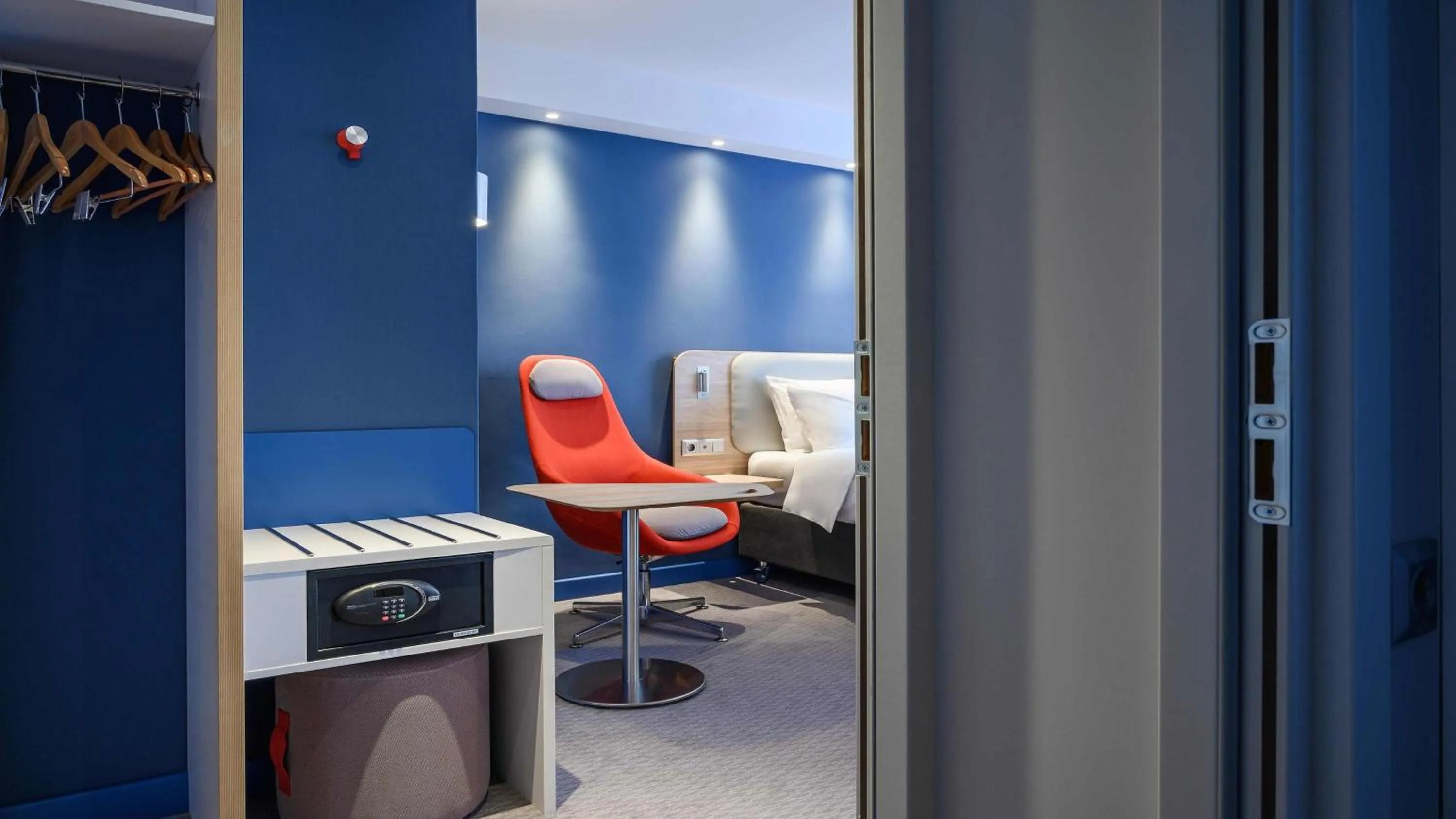 Bedroom in Holiday Inn Express - Astana - Turan by IHG