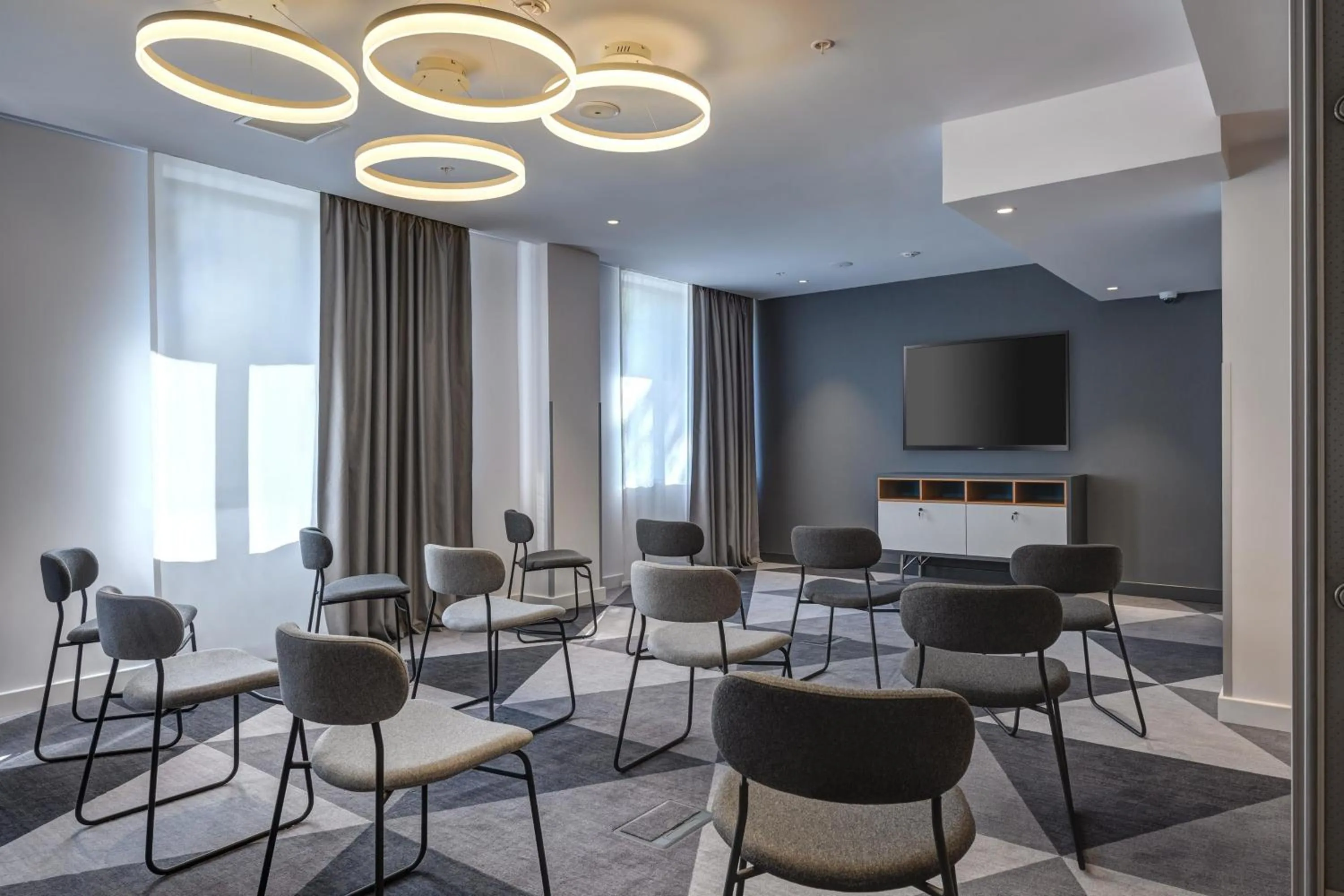 Meeting/conference room in Holiday Inn Express - Astana - Turan by IHG