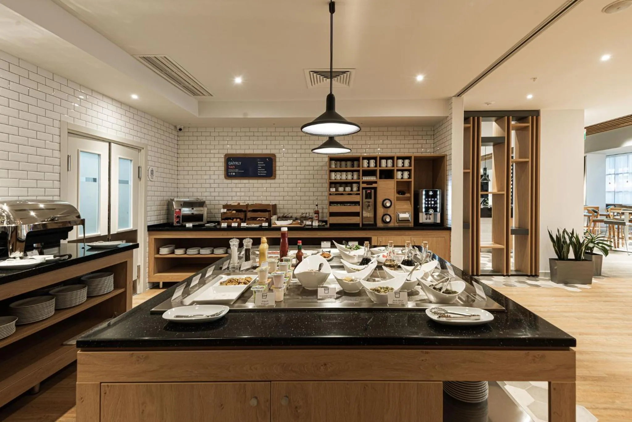 Restaurant/places to eat in Holiday Inn Express - Astana - Turan by IHG