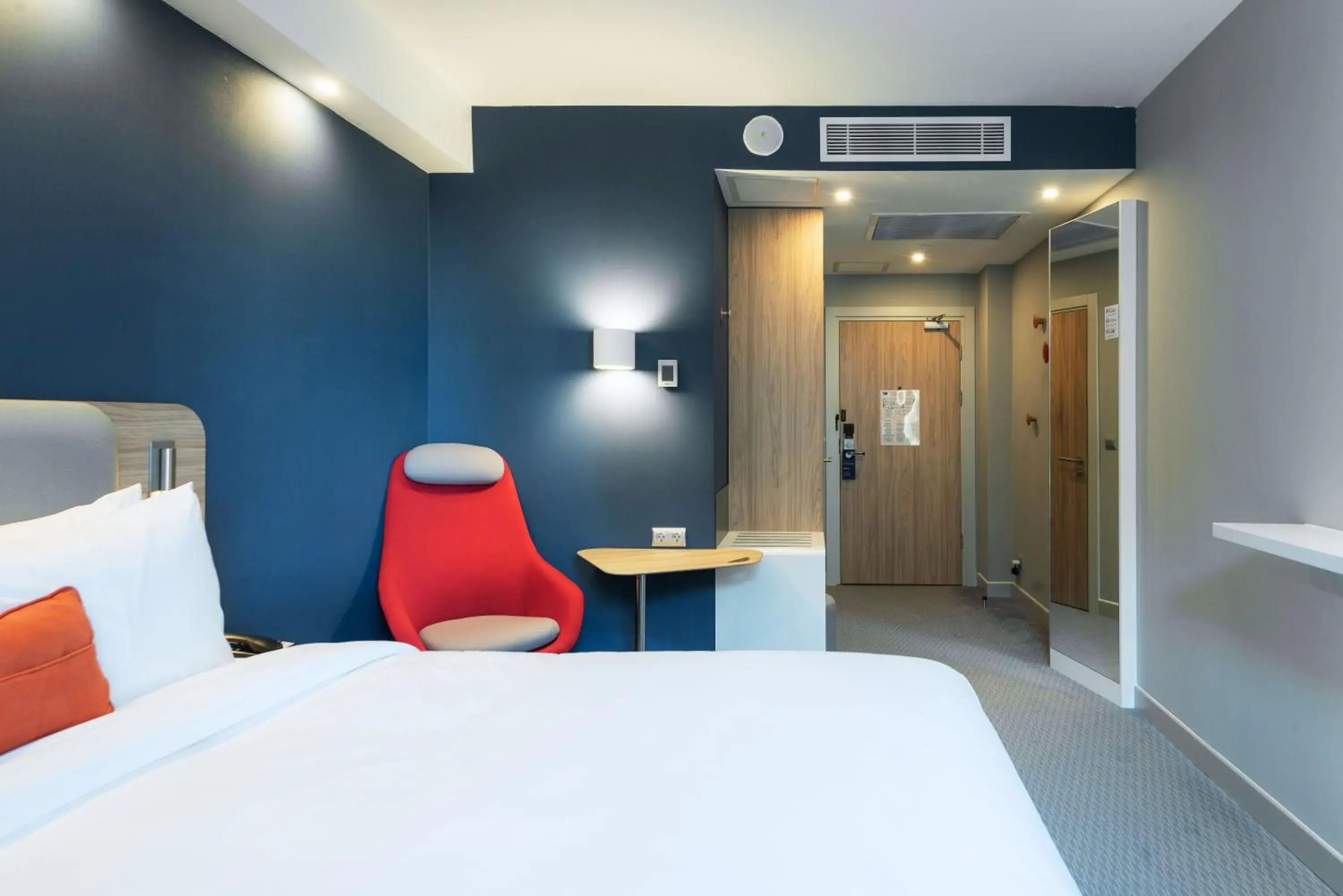 Standard Twin Room with Free Breakfast in Holiday Inn Express - Astana - Turan by IHG Standard Twin Room with Free Breakfast in Holiday Inn Express - Astana - Turan by IHG