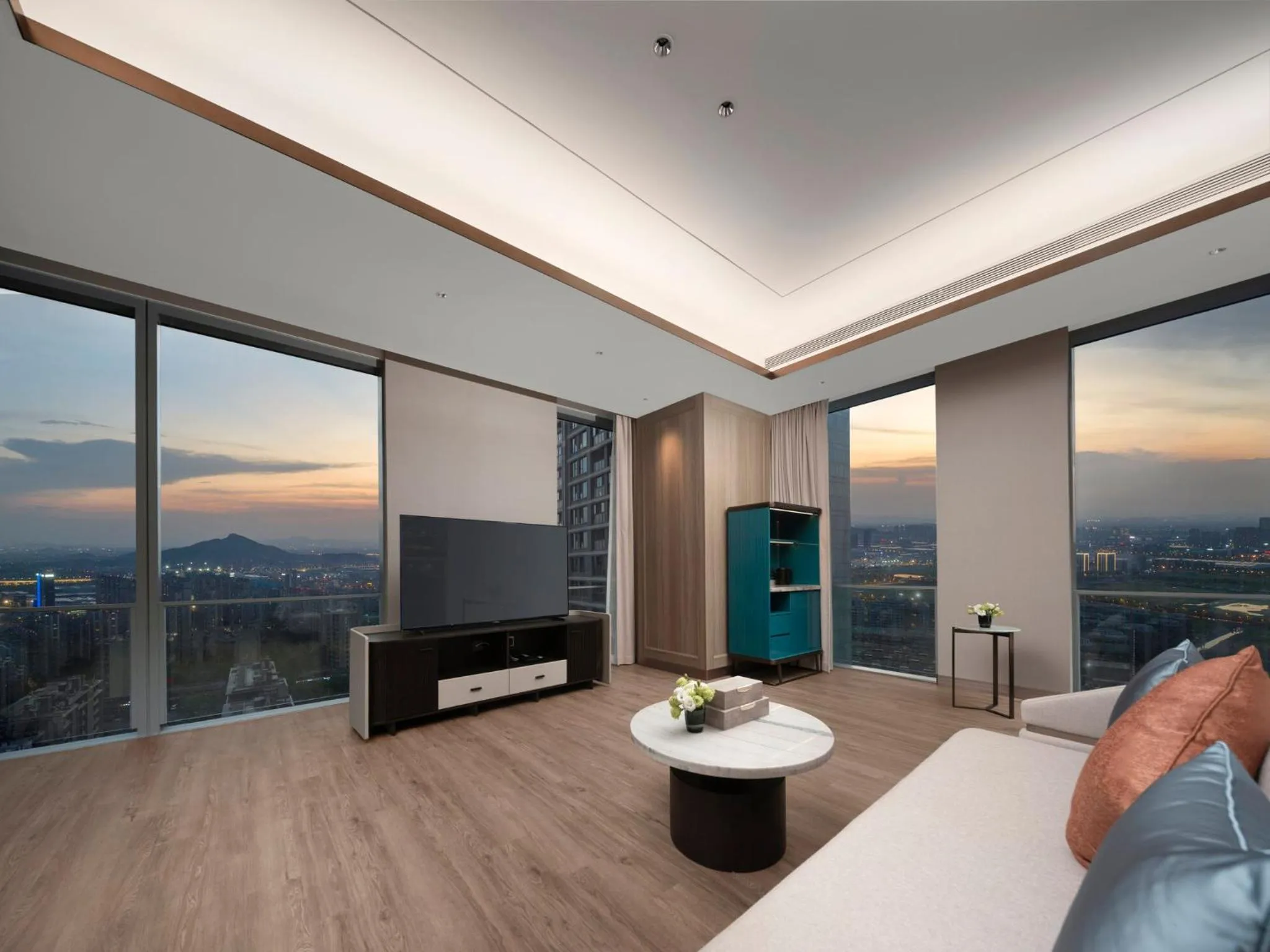 Photo of the whole room in Crowne Plaza Hangzhou Linping by IHG