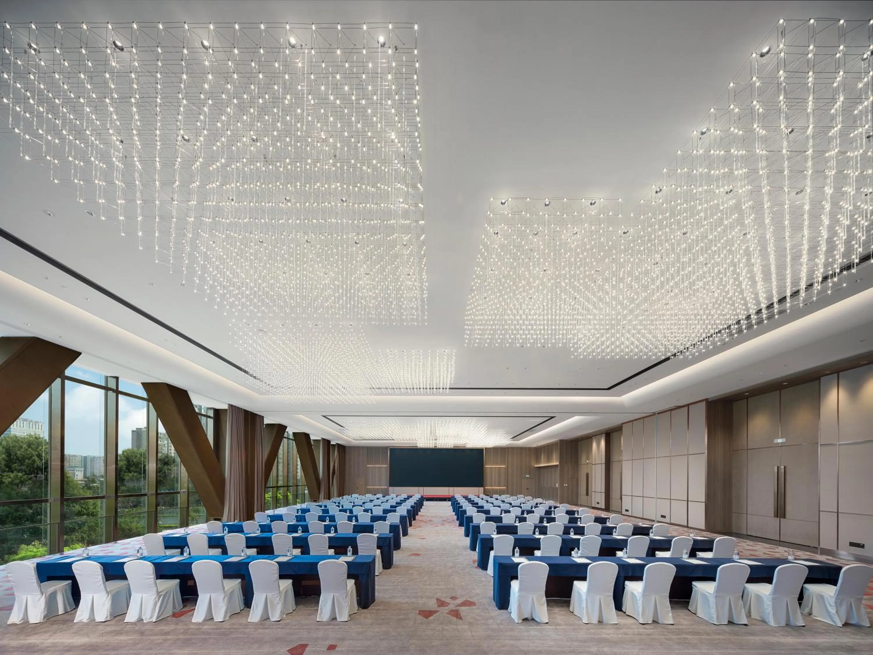 Meeting/conference room in Crowne Plaza Hangzhou Linping by IHG