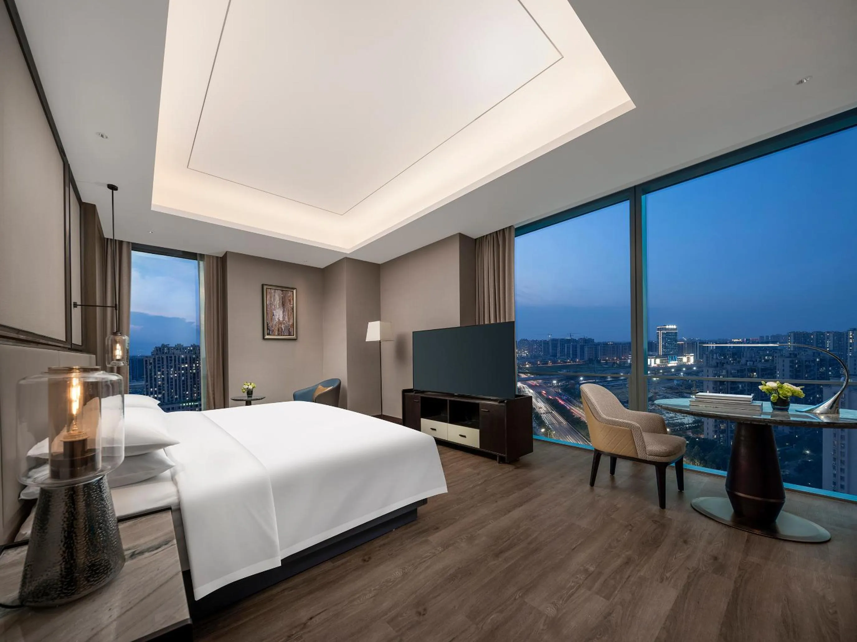 Bedroom, Bed in Crowne Plaza Hangzhou Linping by IHG