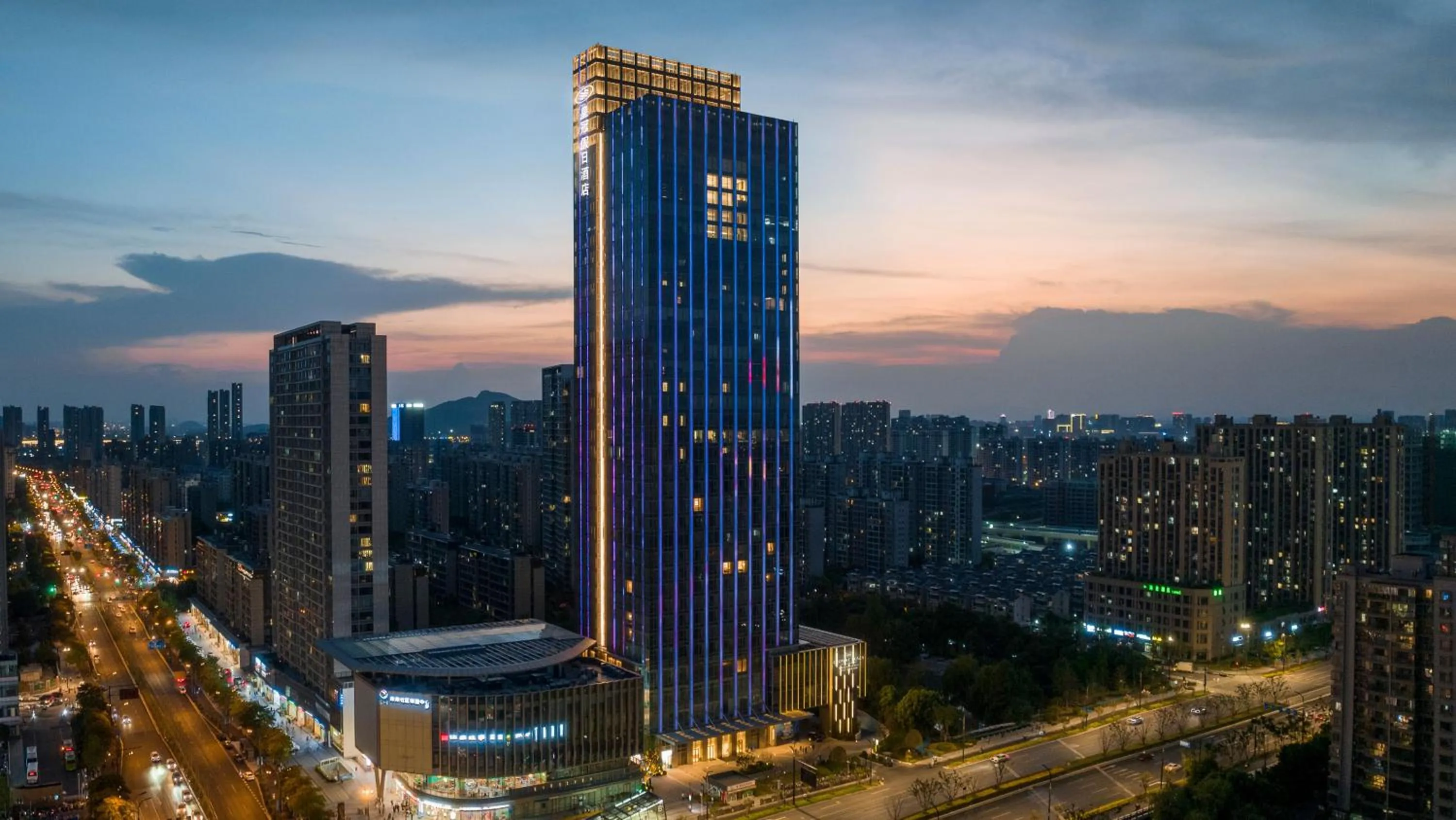 Property building in Crowne Plaza Hangzhou Linping by IHG