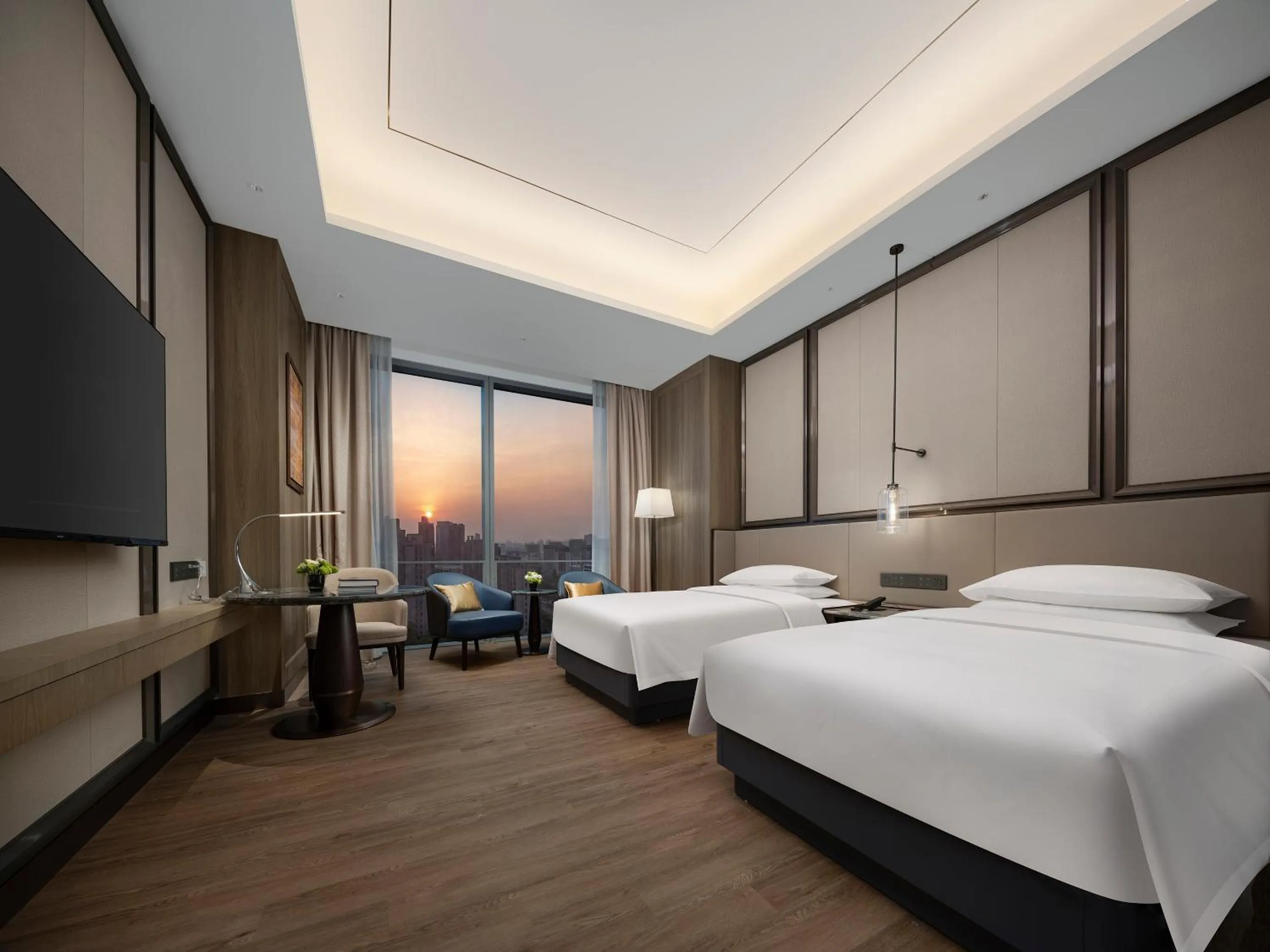Photo of the whole room, Bed in Crowne Plaza Hangzhou Linping by IHG