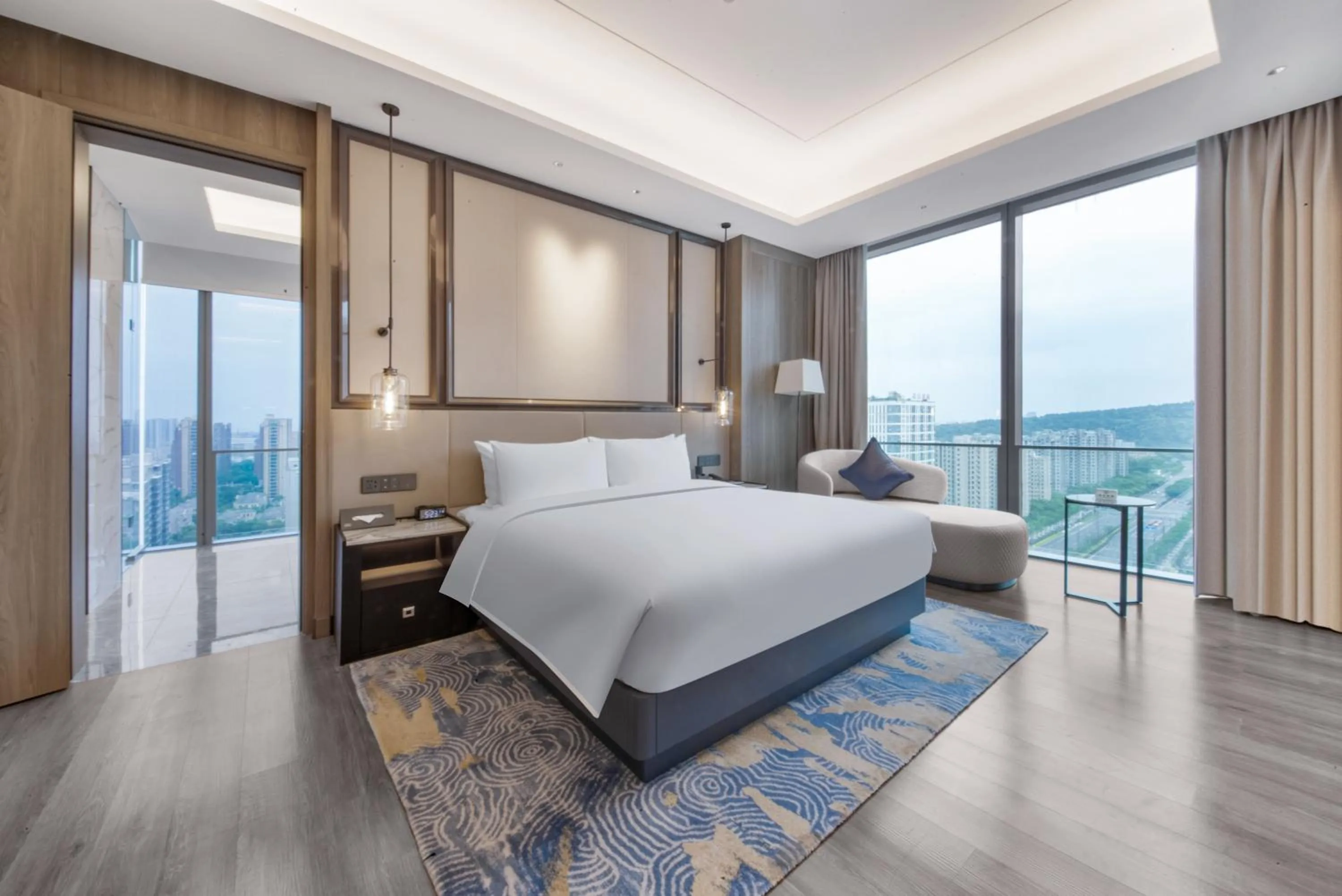 Bed in Crowne Plaza Hangzhou Linping by IHG