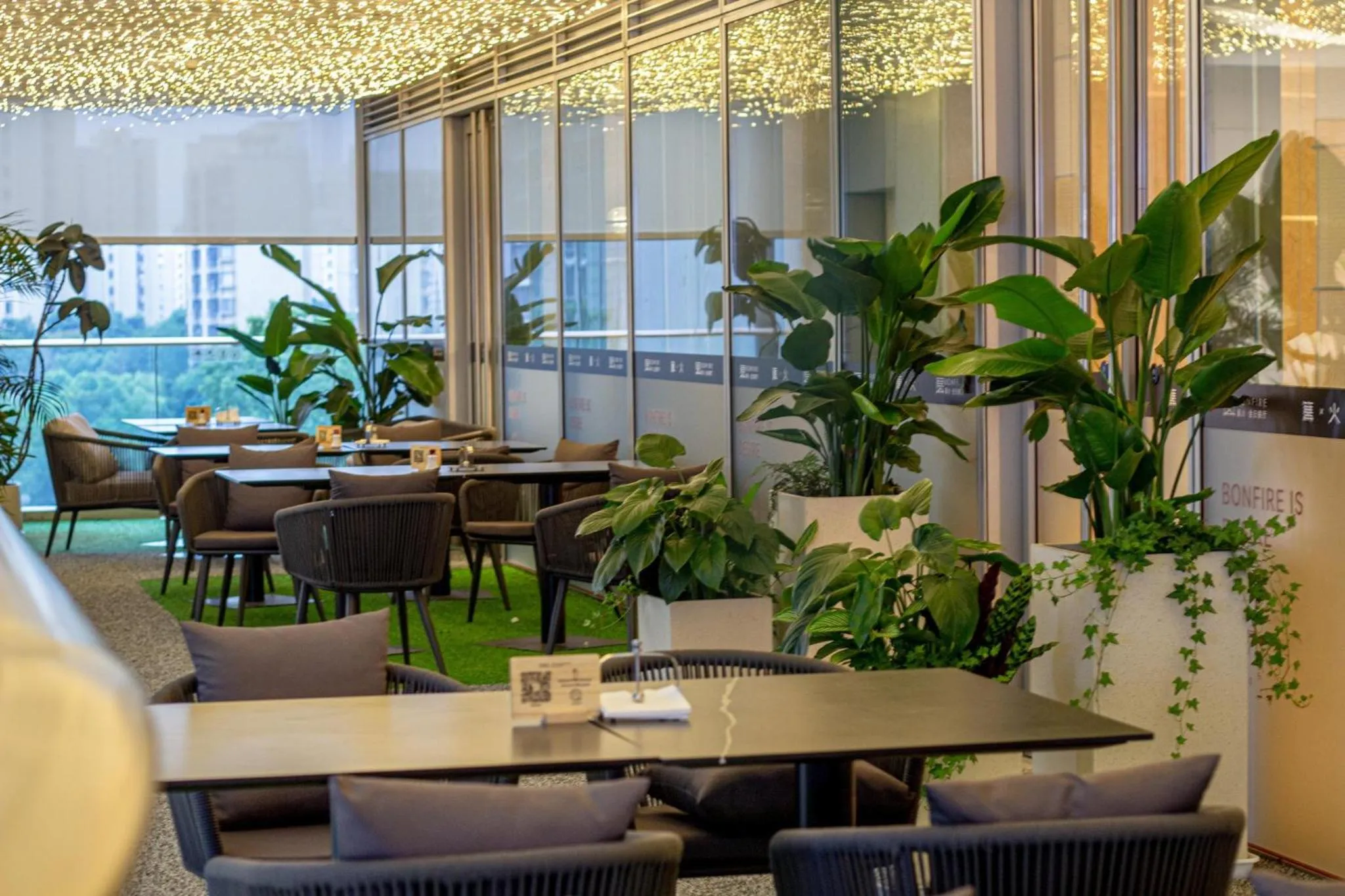 Restaurant/places to eat in Crowne Plaza Hangzhou Linping by IHG