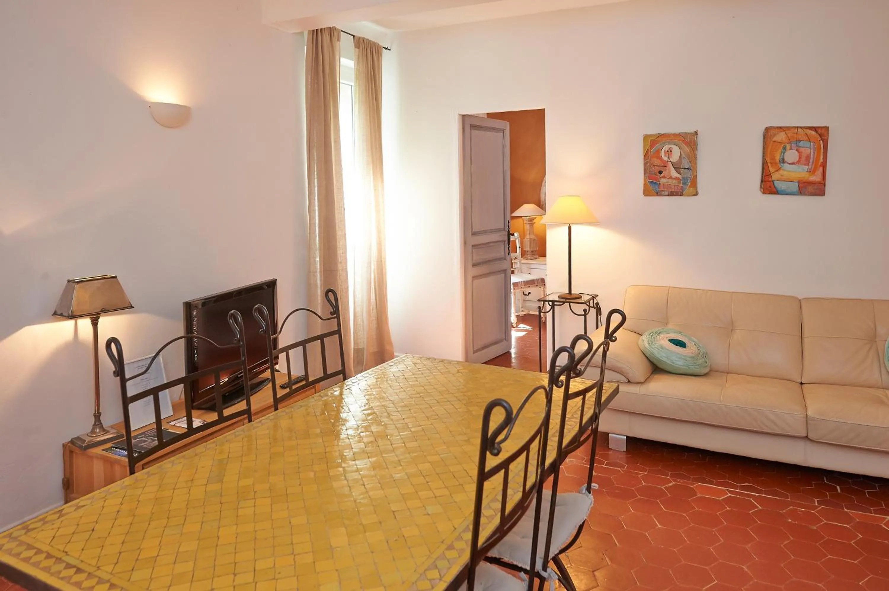 La Grande Maison De Nans