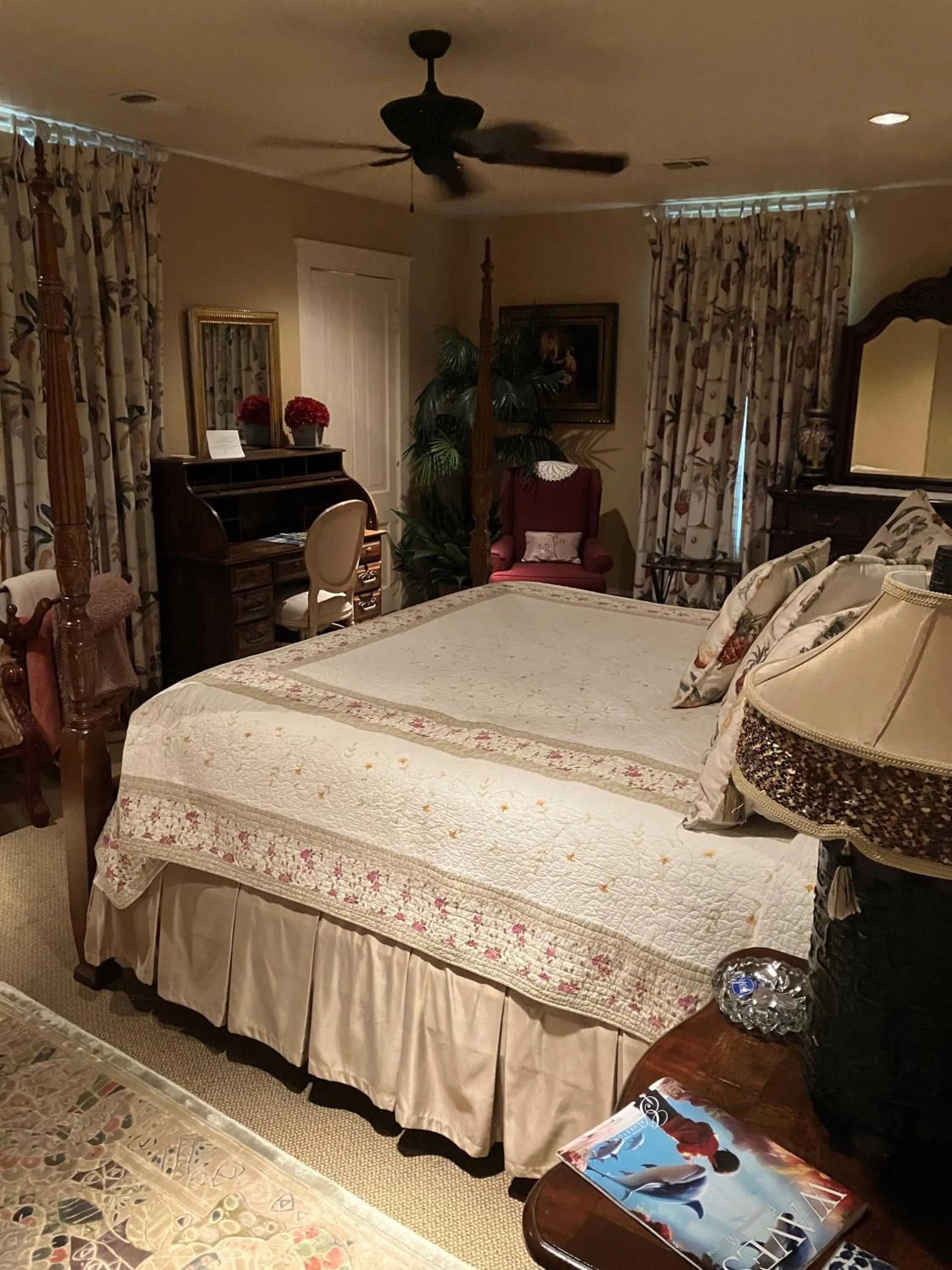 Bed in The Lasker Inn