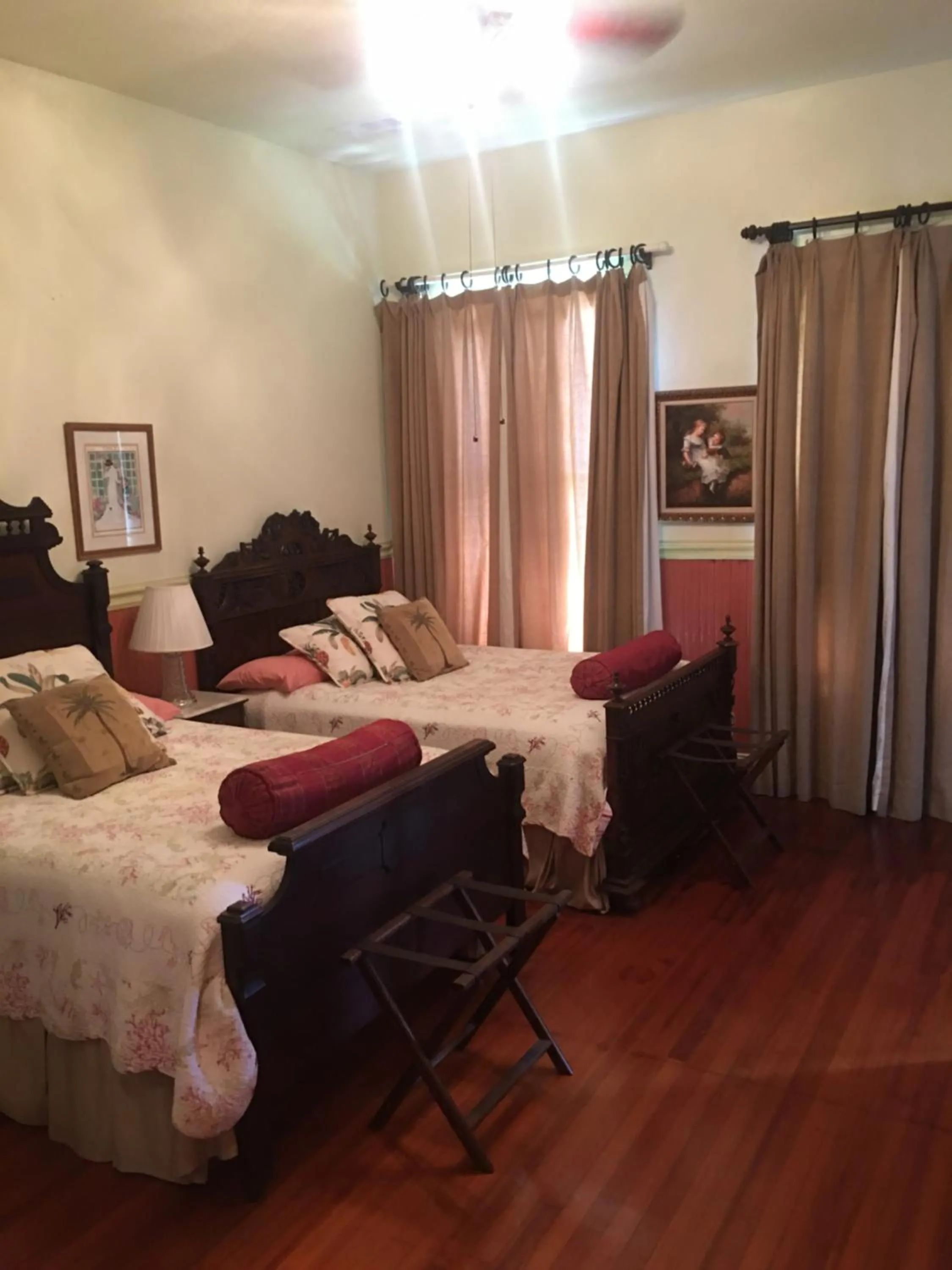 Bed in The Lasker Inn