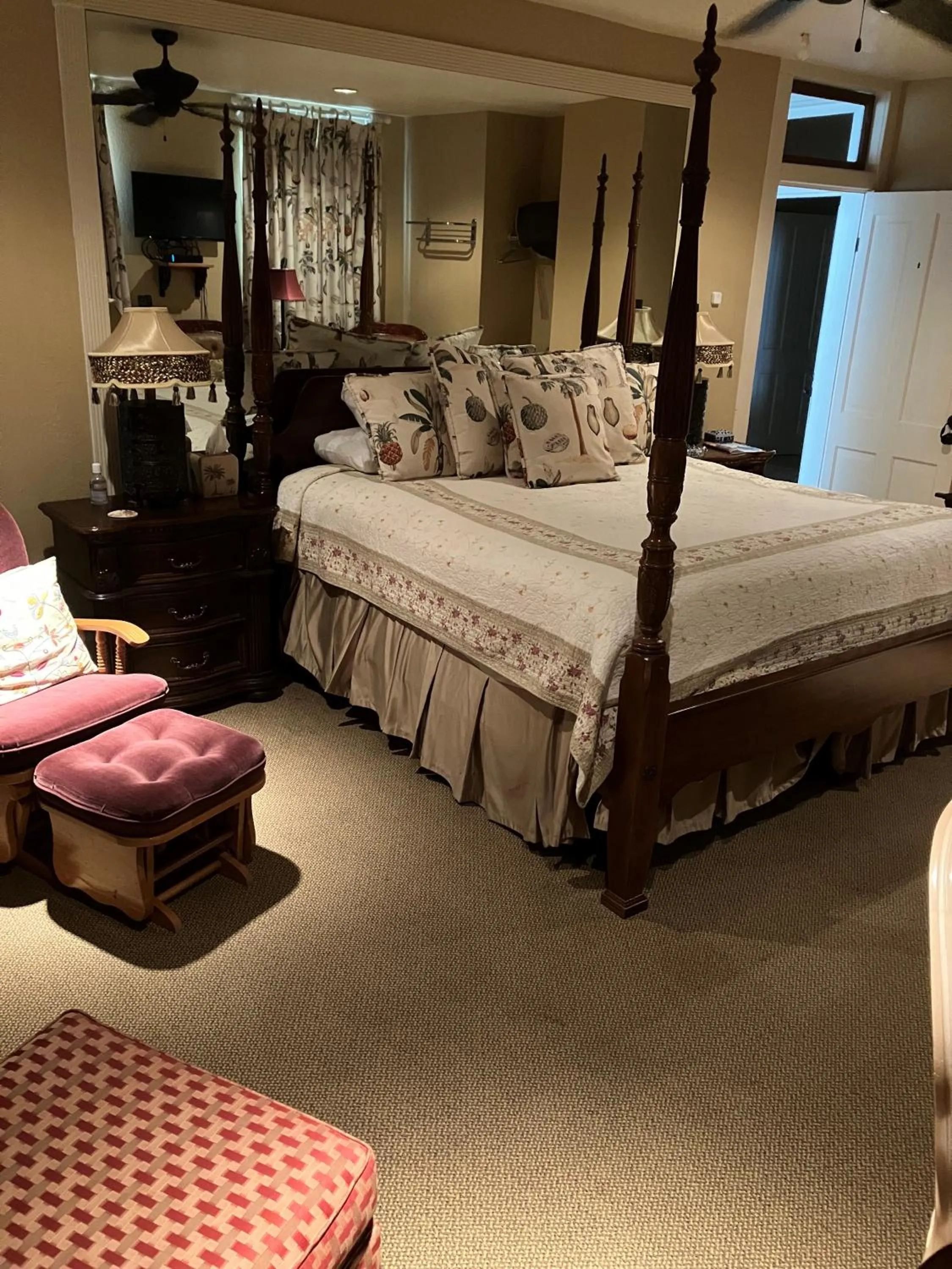 Bed in The Lasker Inn