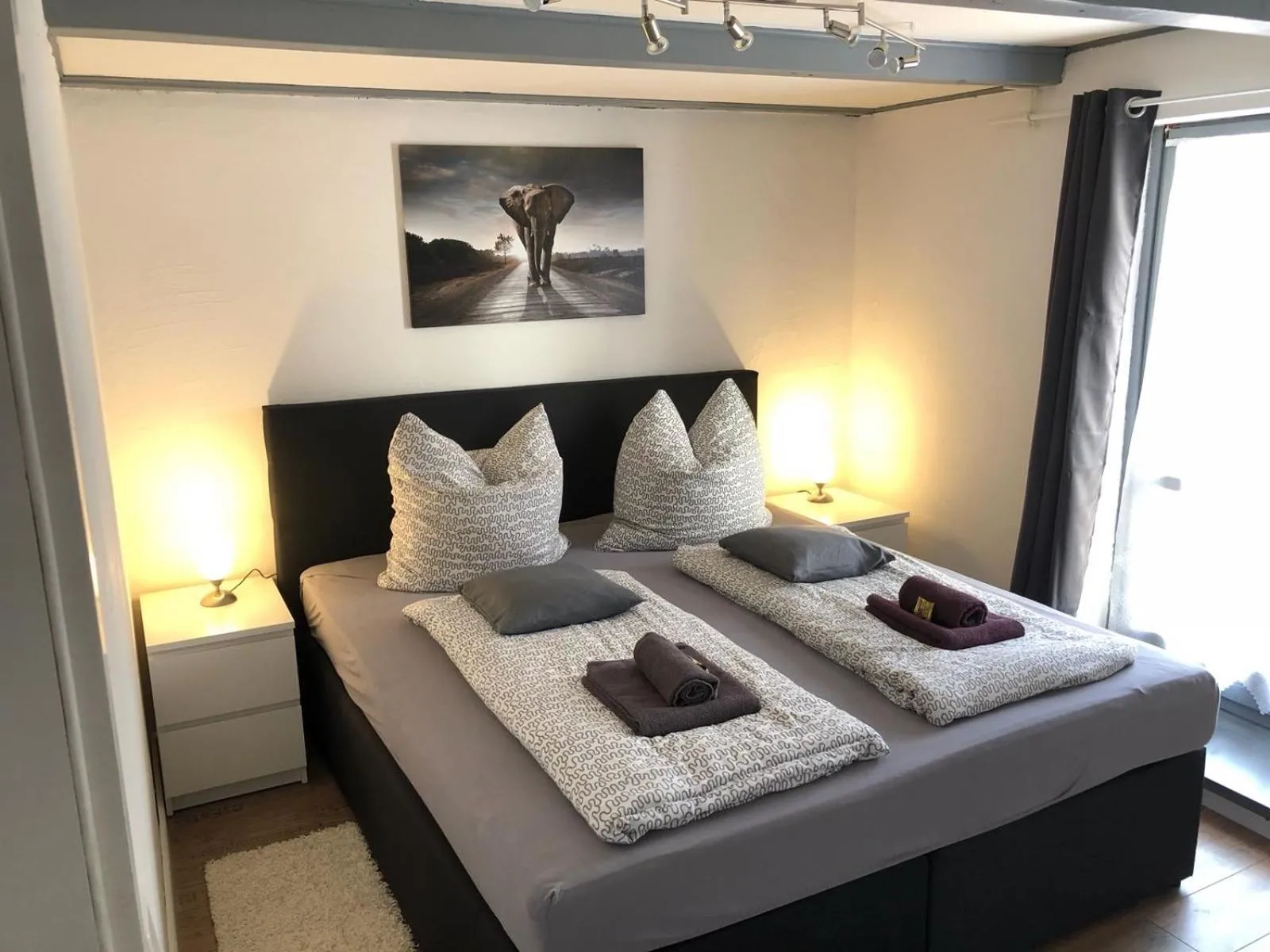 Bed in Ferienwohnung-Goldener Winkel