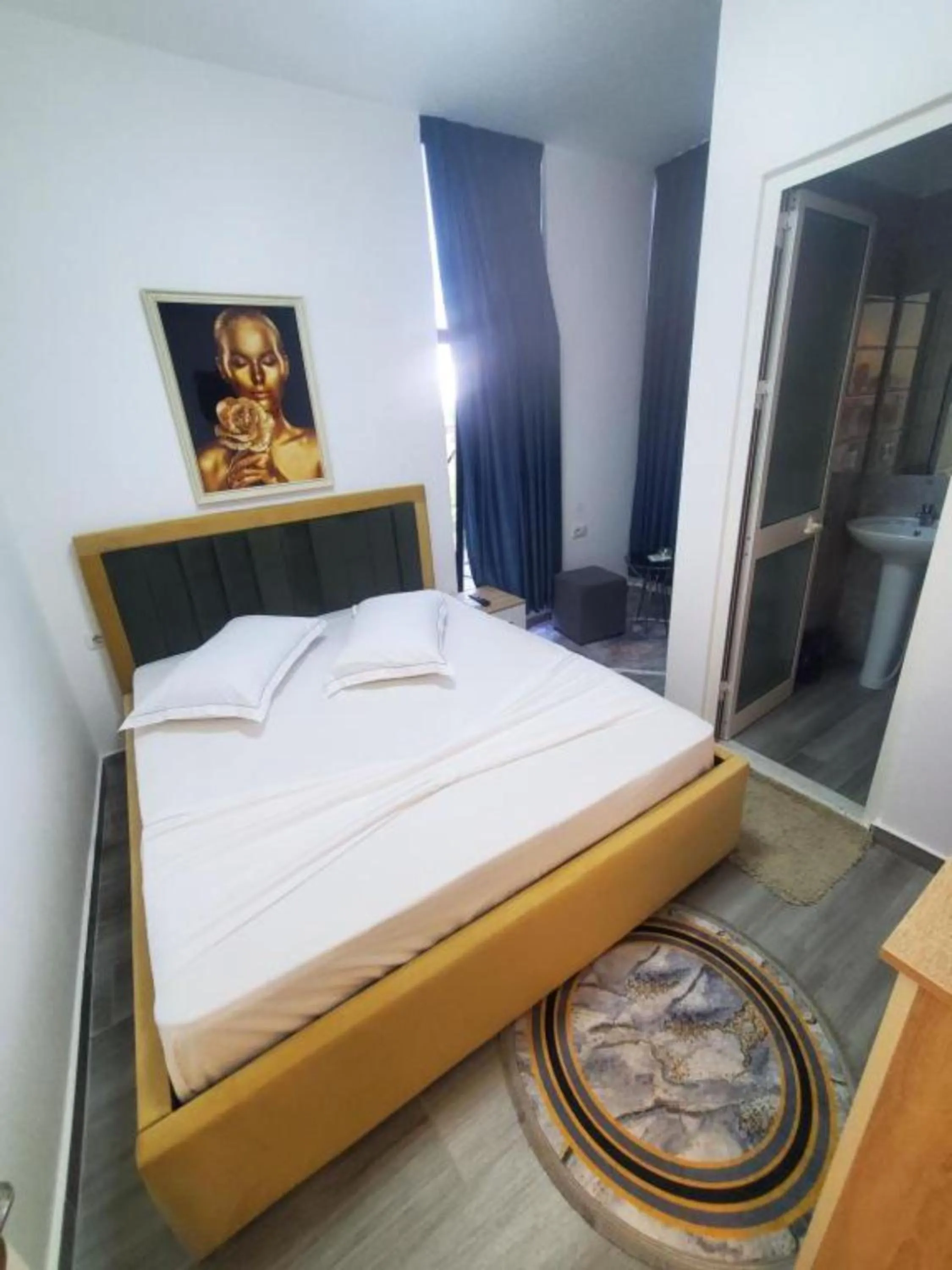 Photo of the whole room, Bed in BS Hotel