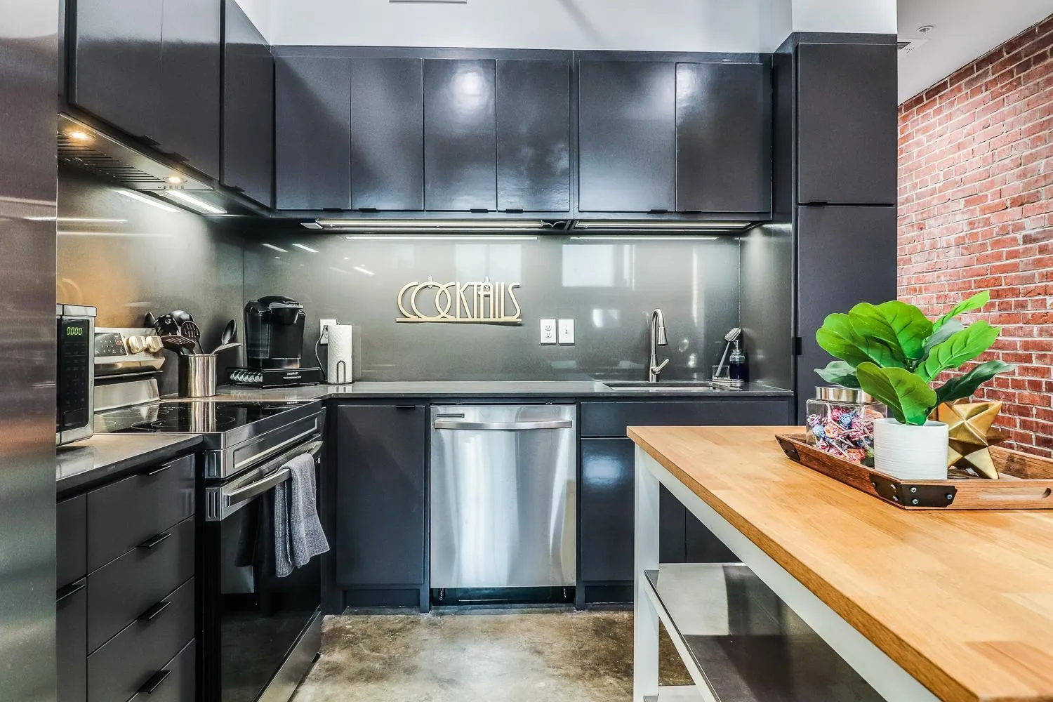 Kitchen or kitchenette in The Cypress Flats