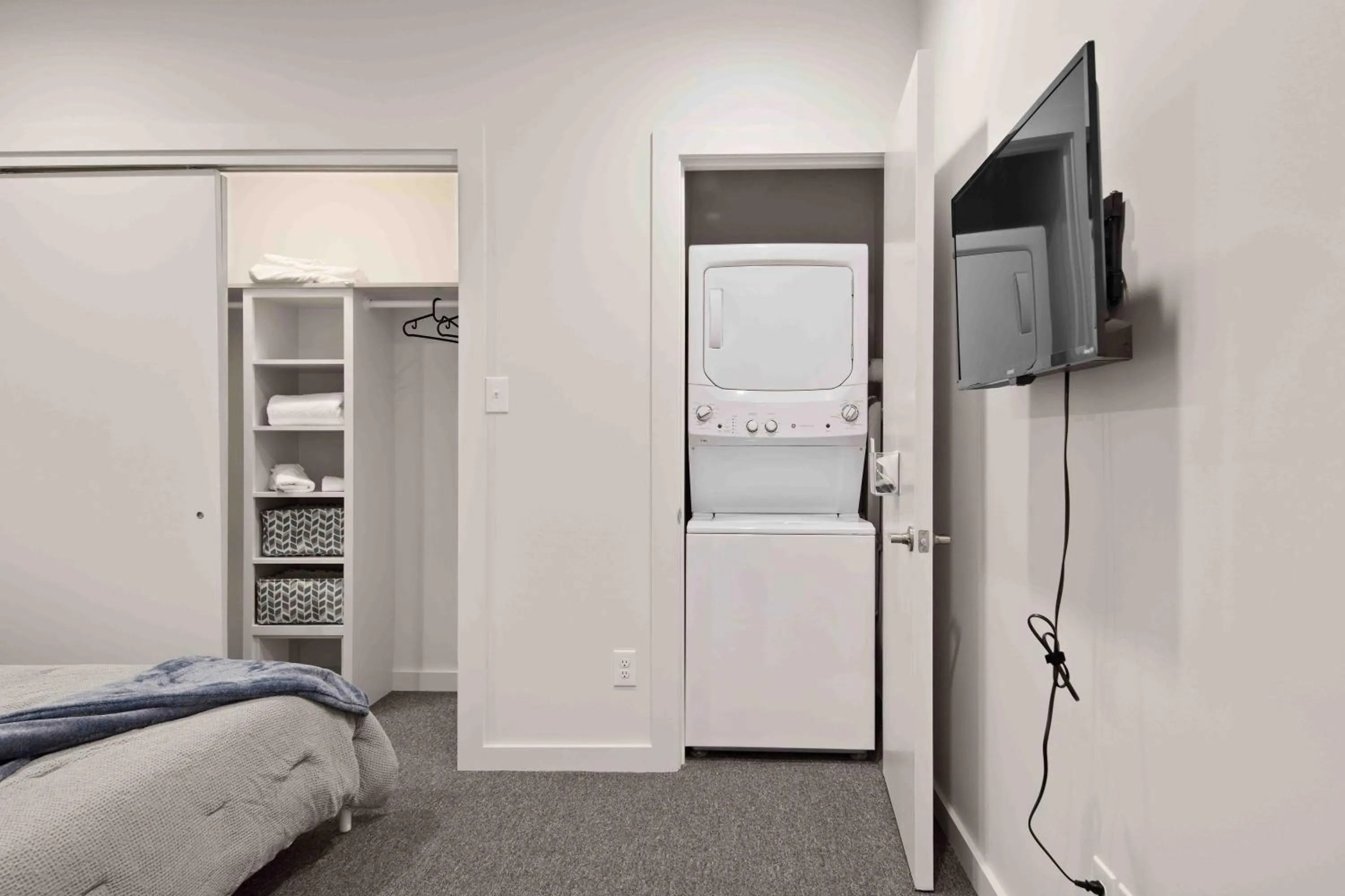 Bedroom, Bed in The Cypress Flats