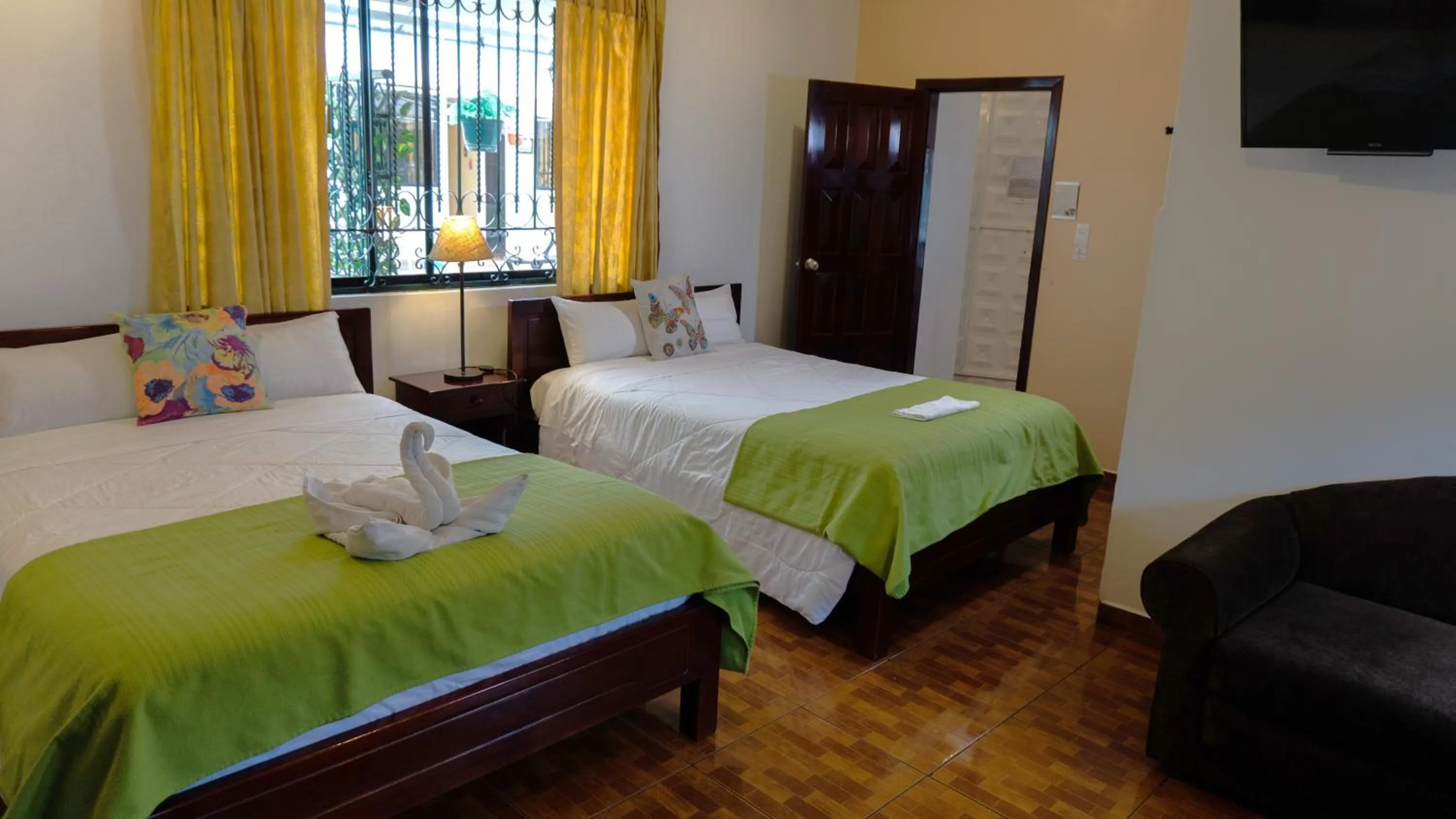 TV and multimedia, Bed in La Rosario Hotel