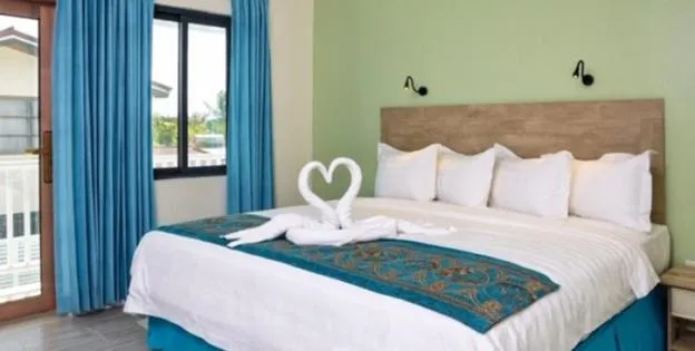 Bed in Maxwell Del Mar Hotel