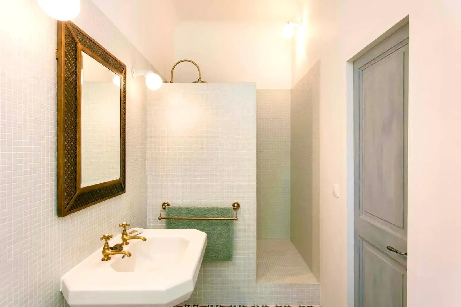 Bathroom in La Grande Verrière - Luberon en Provence