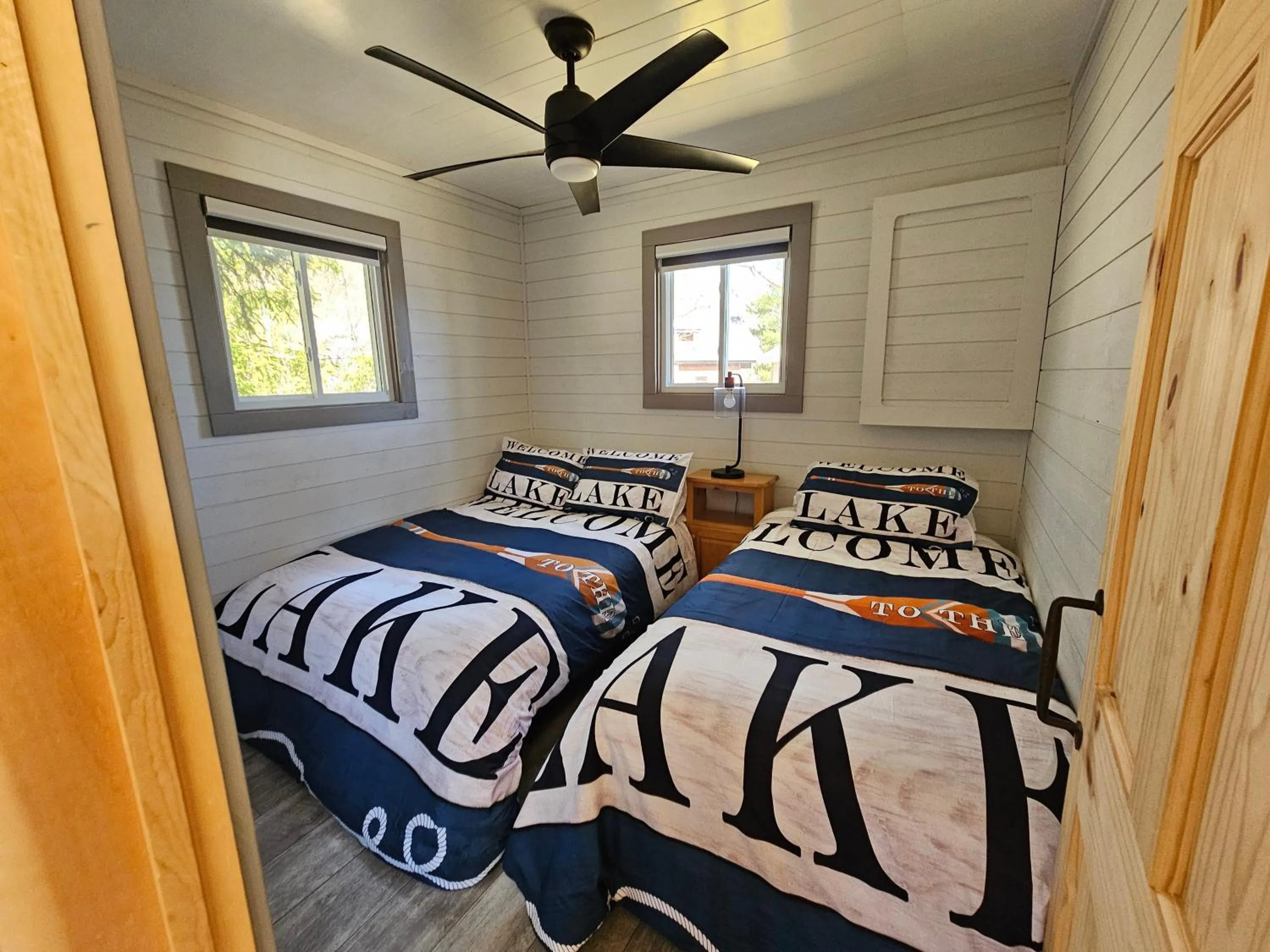Bedroom, Bed in Muskoka Shores Cottages