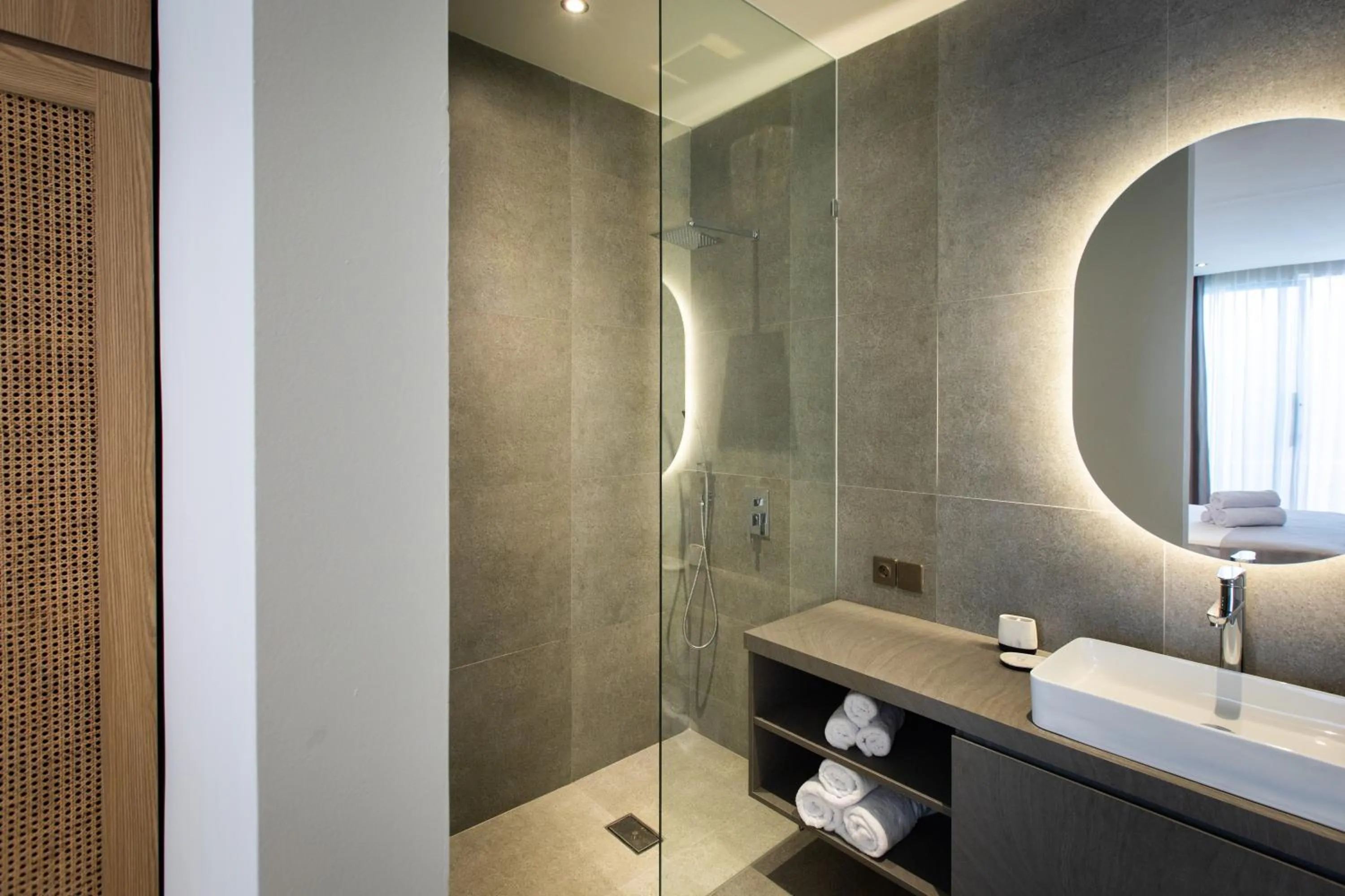 Shower in 20 Suites Umalas