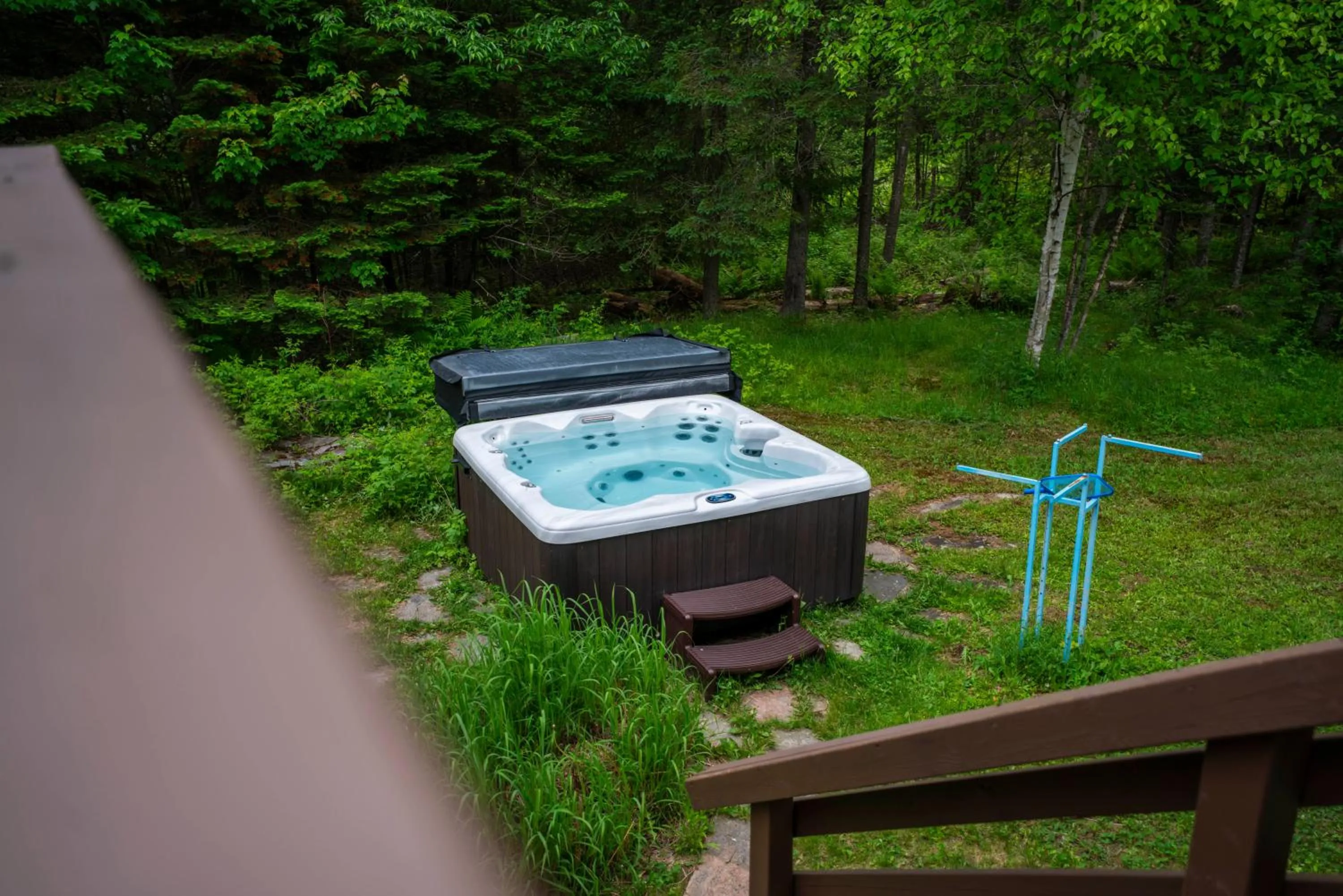 Hot Tub in Gîte Crystal Inn