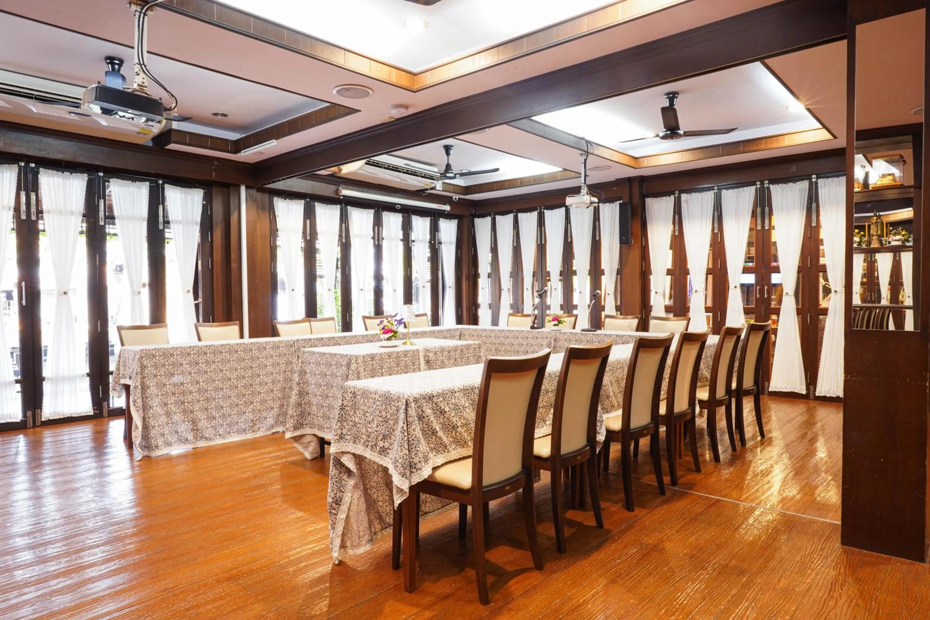 Meeting/conference room in Thanicha Resort Amphawa