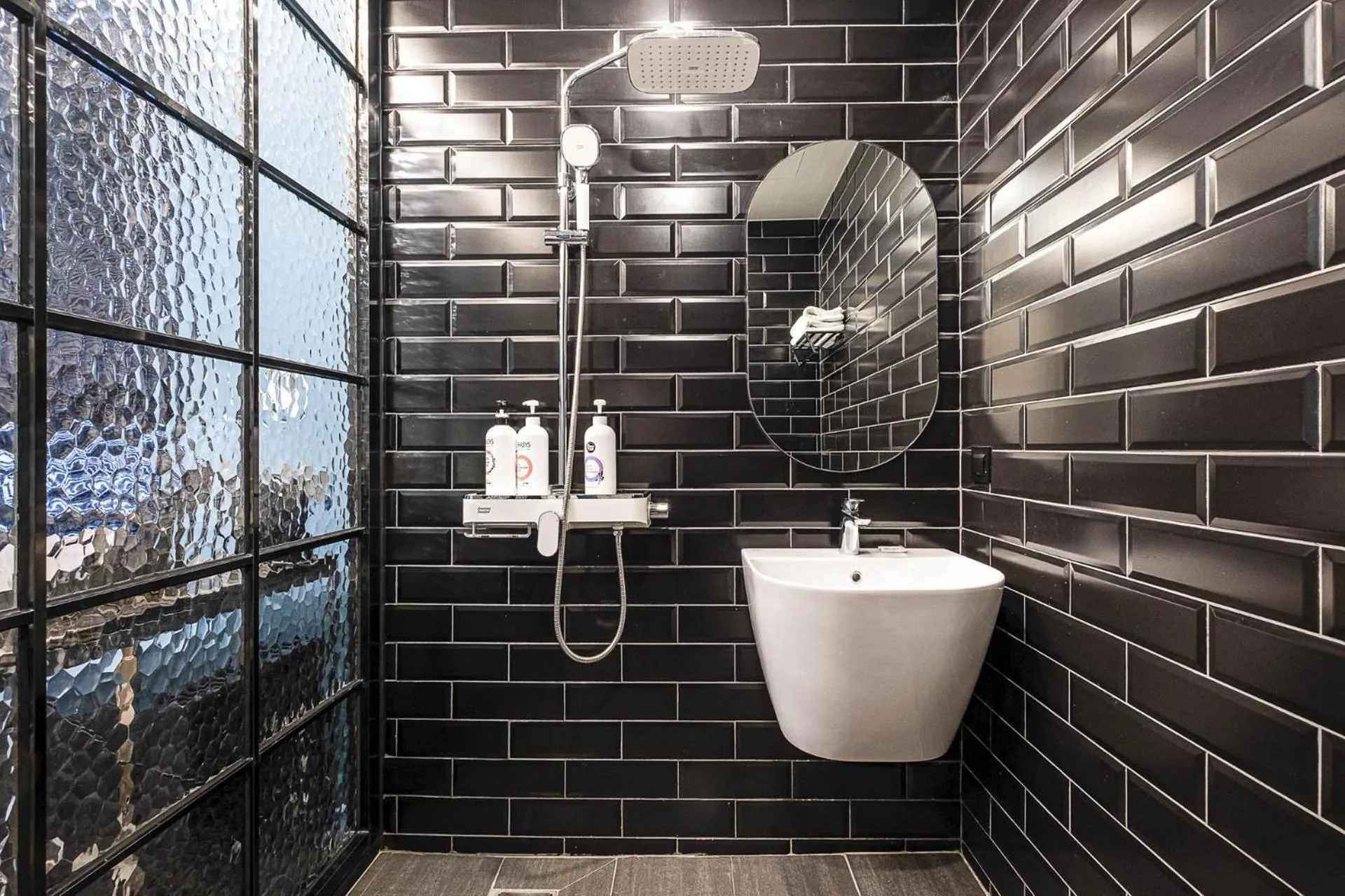 Toilet in Heritage31 Hotel