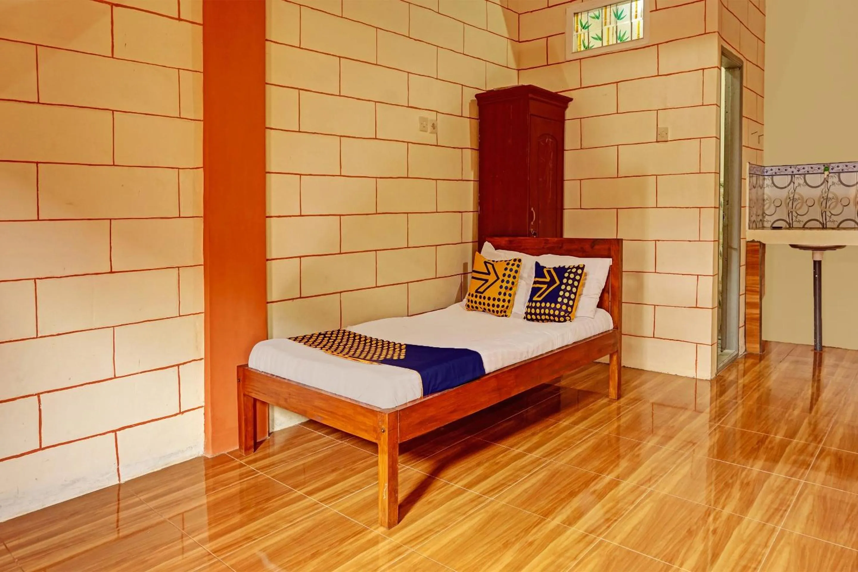 Bedroom, Bed in OYO Life 92568 Penginapan Joglo Syariah