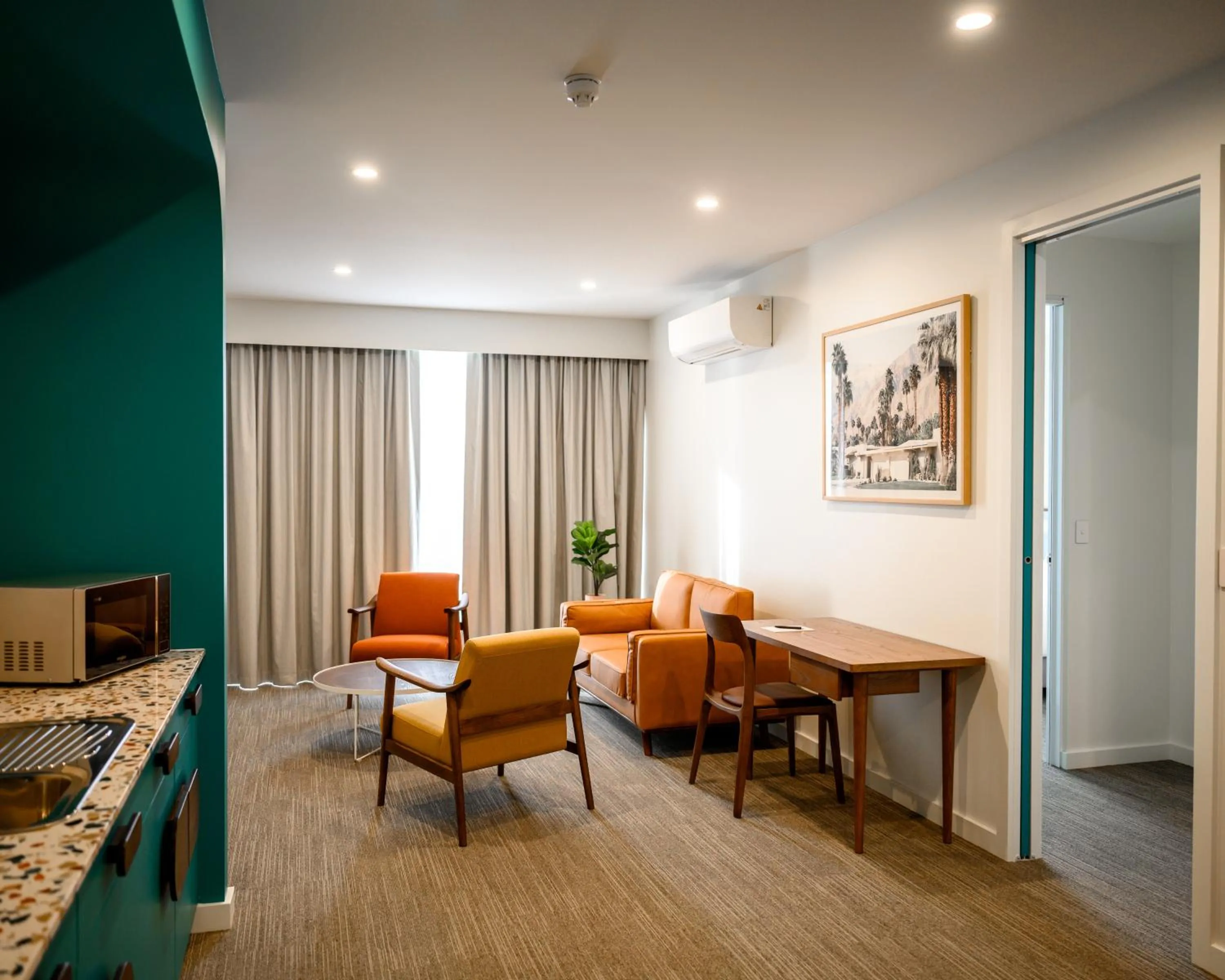 Peninsula Hotel Motel