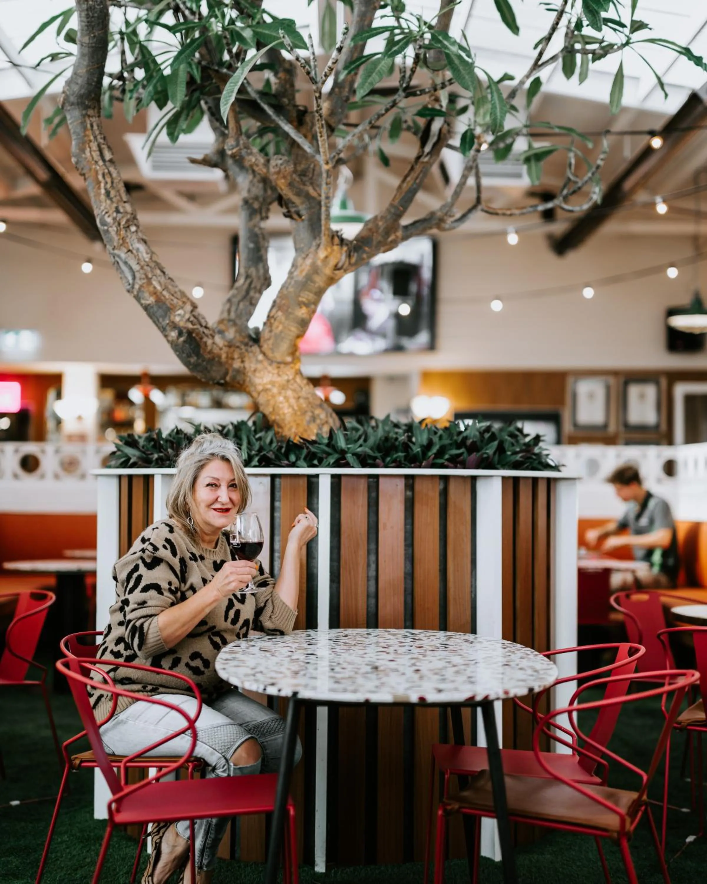 Restaurant/places to eat in Peninsula Hotel Motel