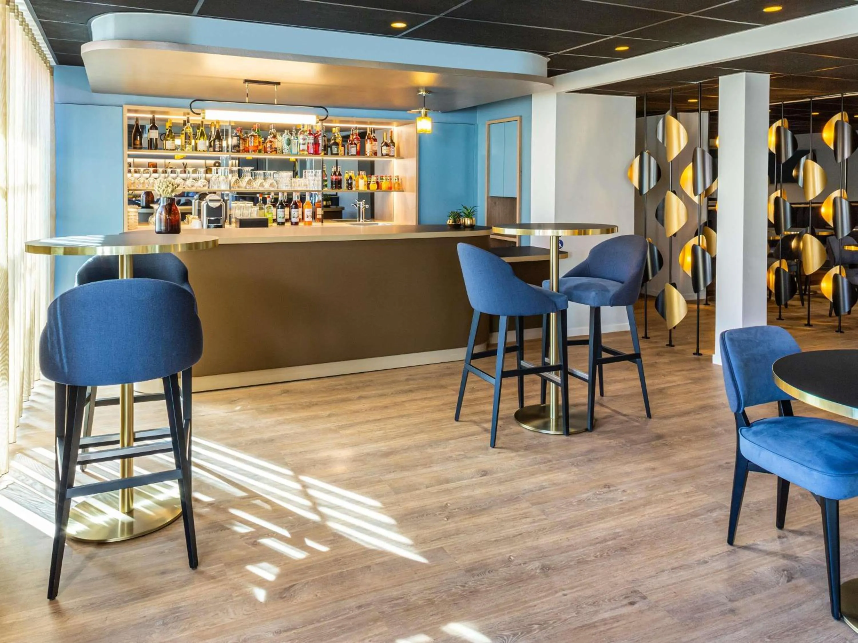 Lounge or bar in Mercure Toulouse Aeroport Blagnac