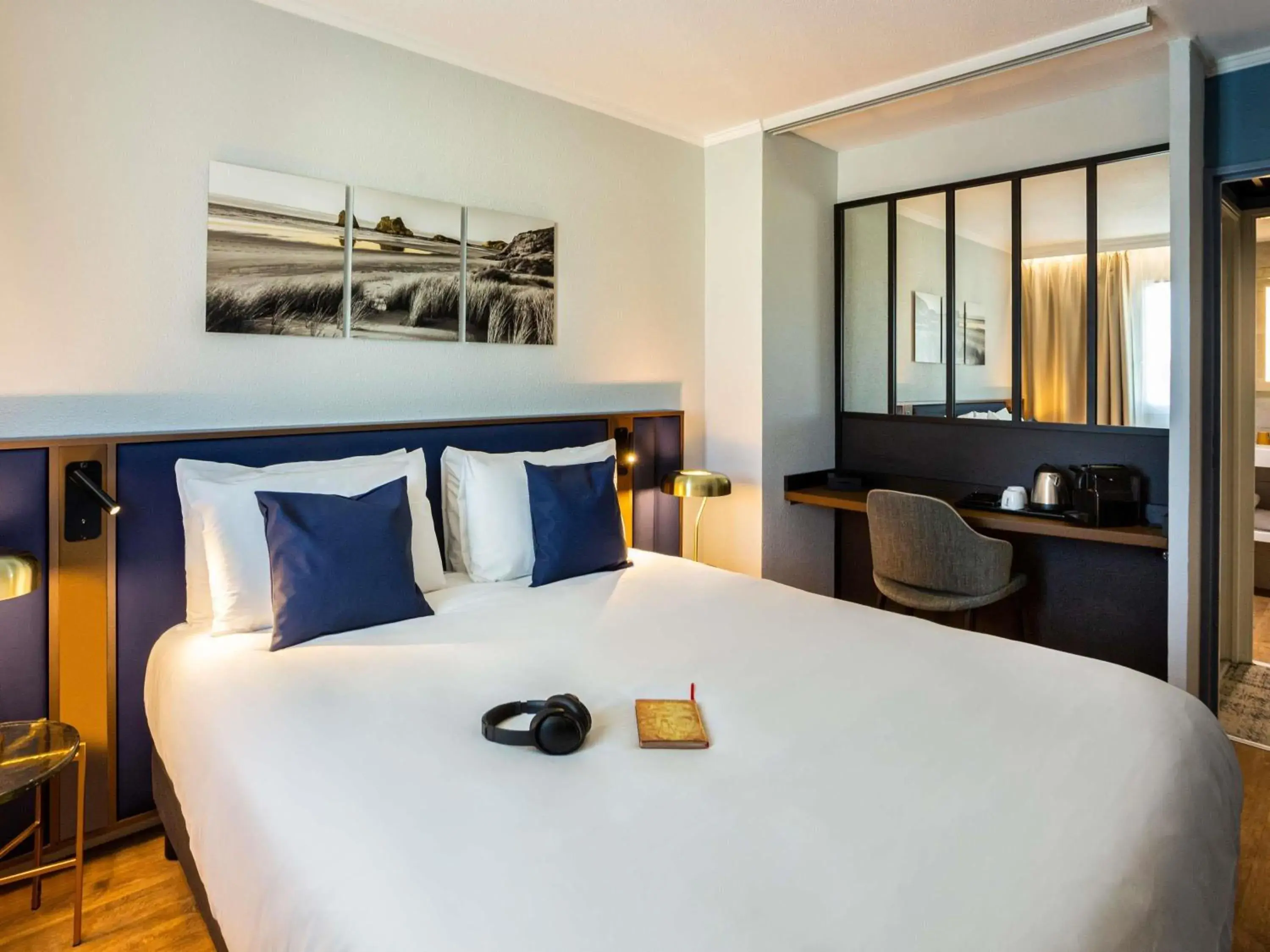 Classic Double Room in Mercure Toulouse Aeroport Blagnac Classic Double Room in Mercure Toulouse Aeroport Blagnac