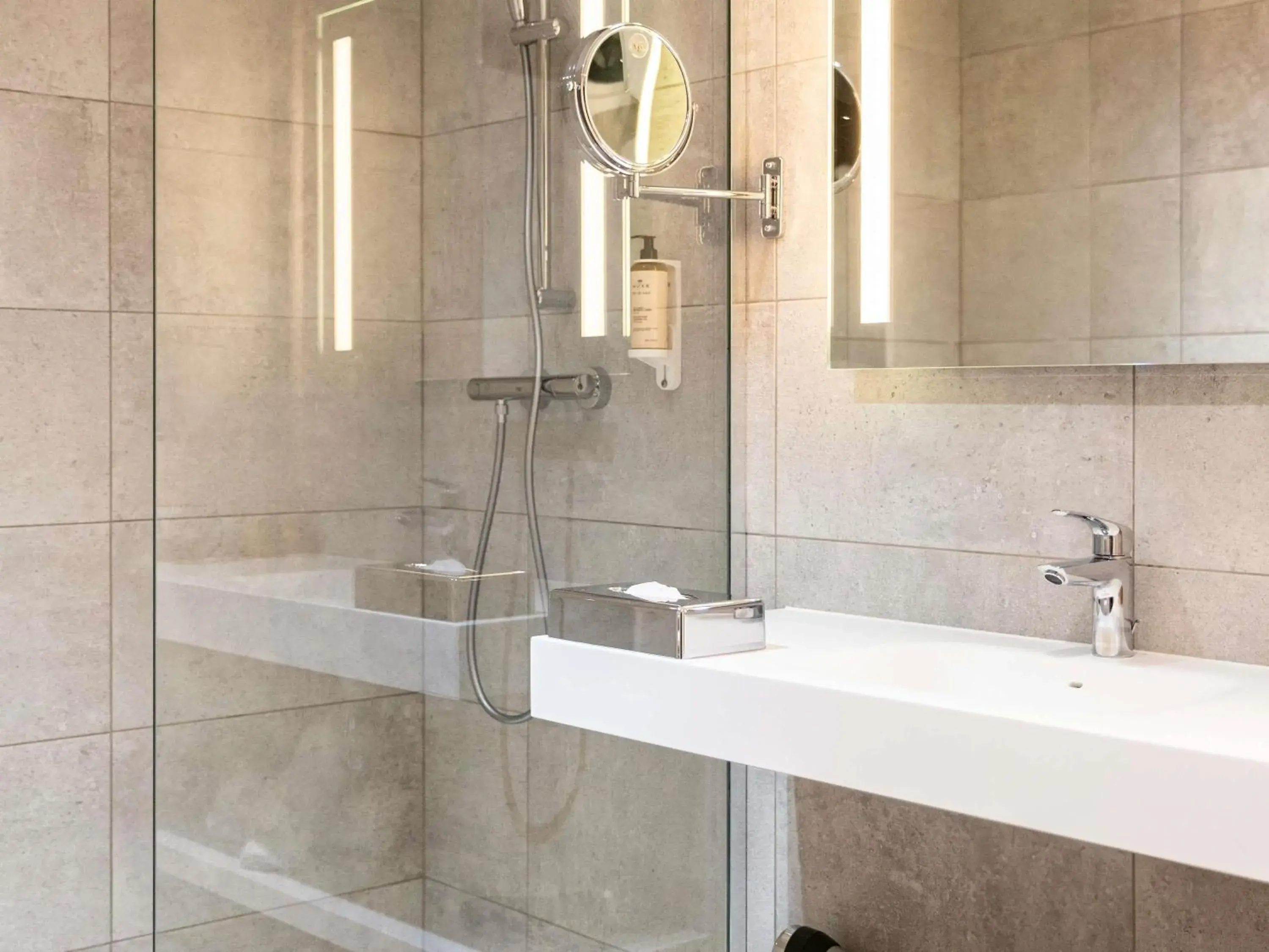 Junior Suite in Mercure Toulouse Aeroport Blagnac Junior Suite in Mercure Toulouse Aeroport Blagnac