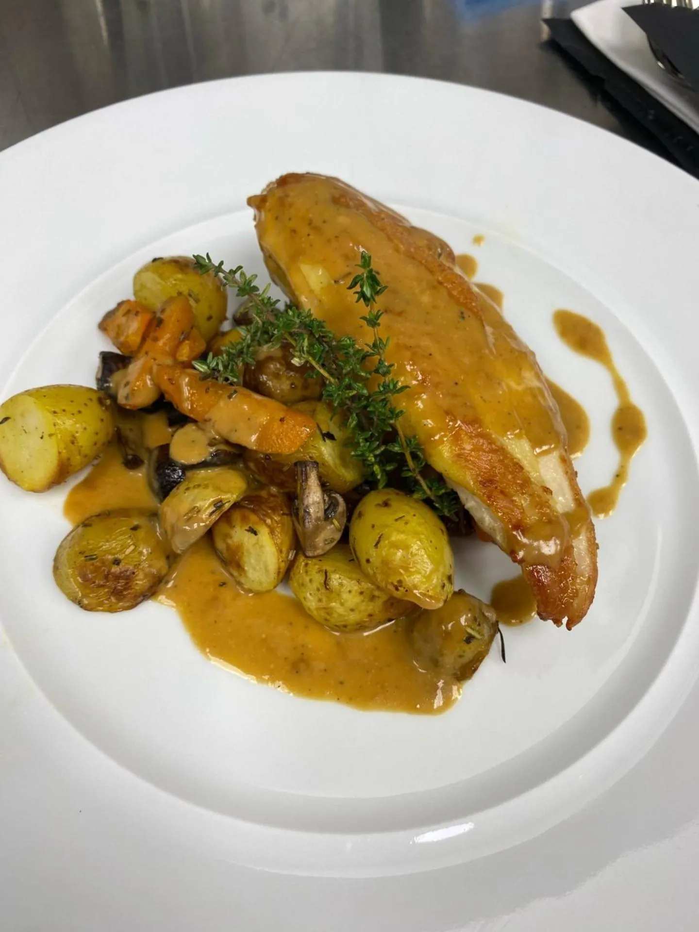 Restaurant/places to eat in Mercure Toulouse Aeroport Blagnac