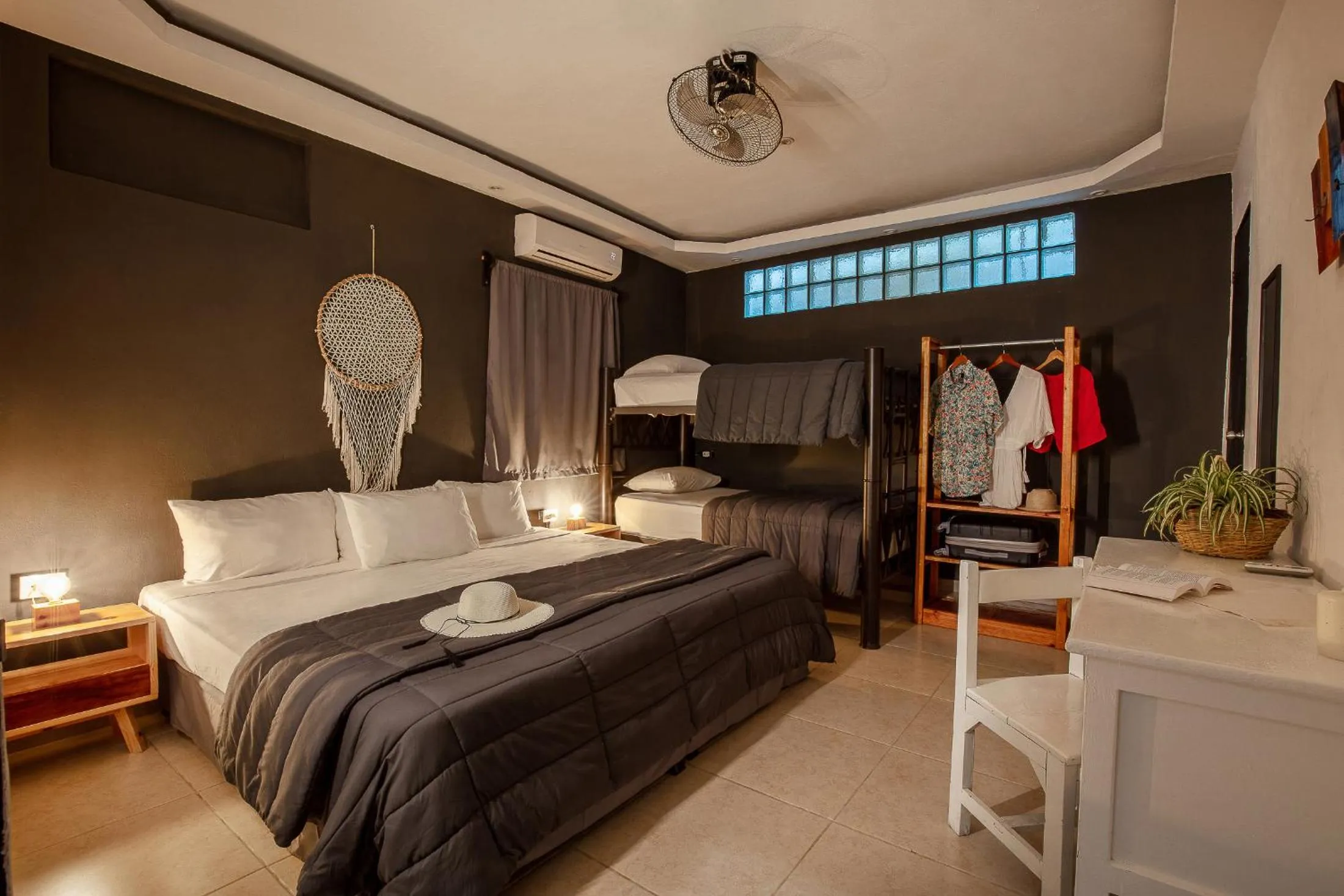 Photo of the whole room, Bed in Che Playa Hostel & Bar Adults Only