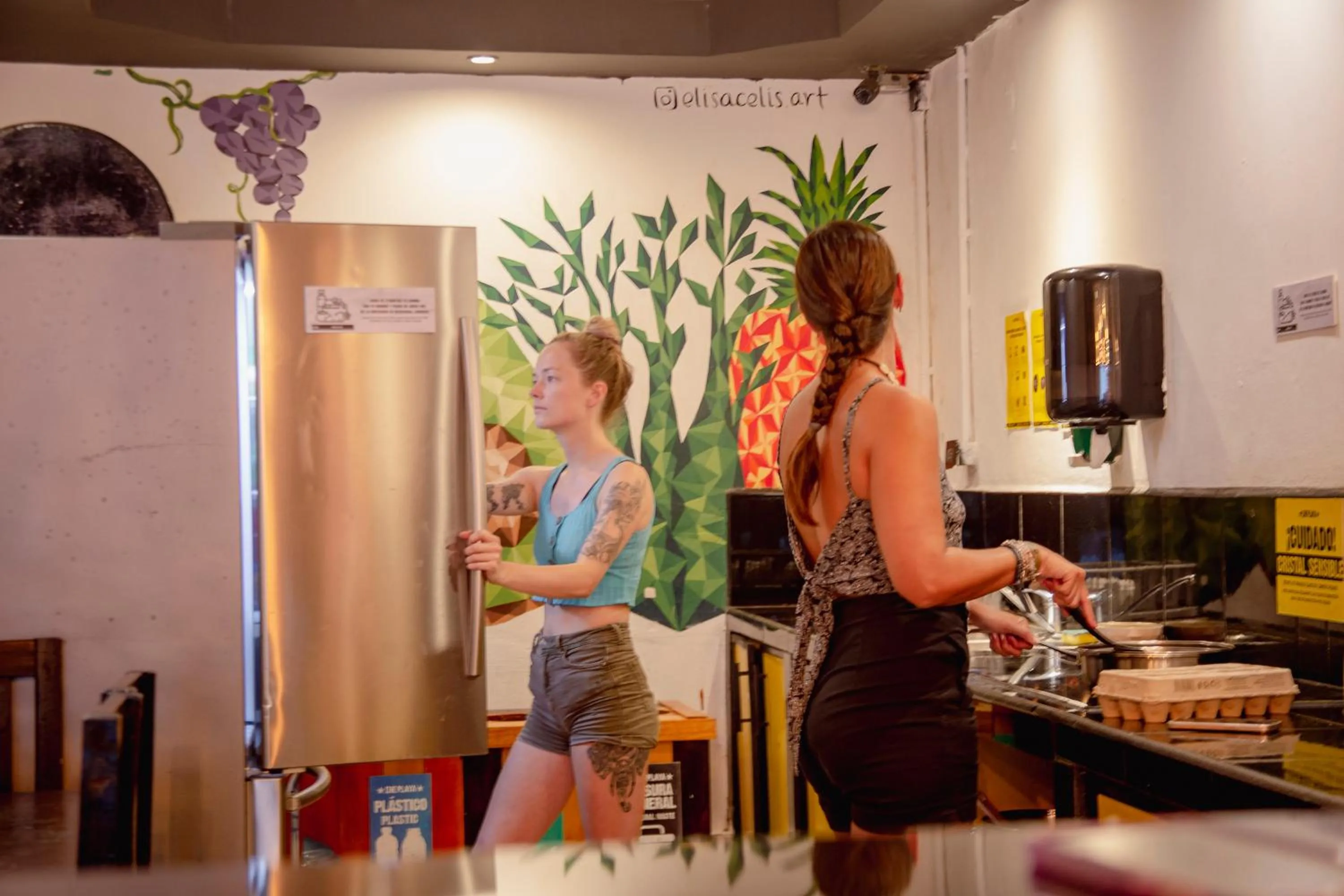 Kitchen or kitchenette in Che Playa Hostel & Bar Adults Only