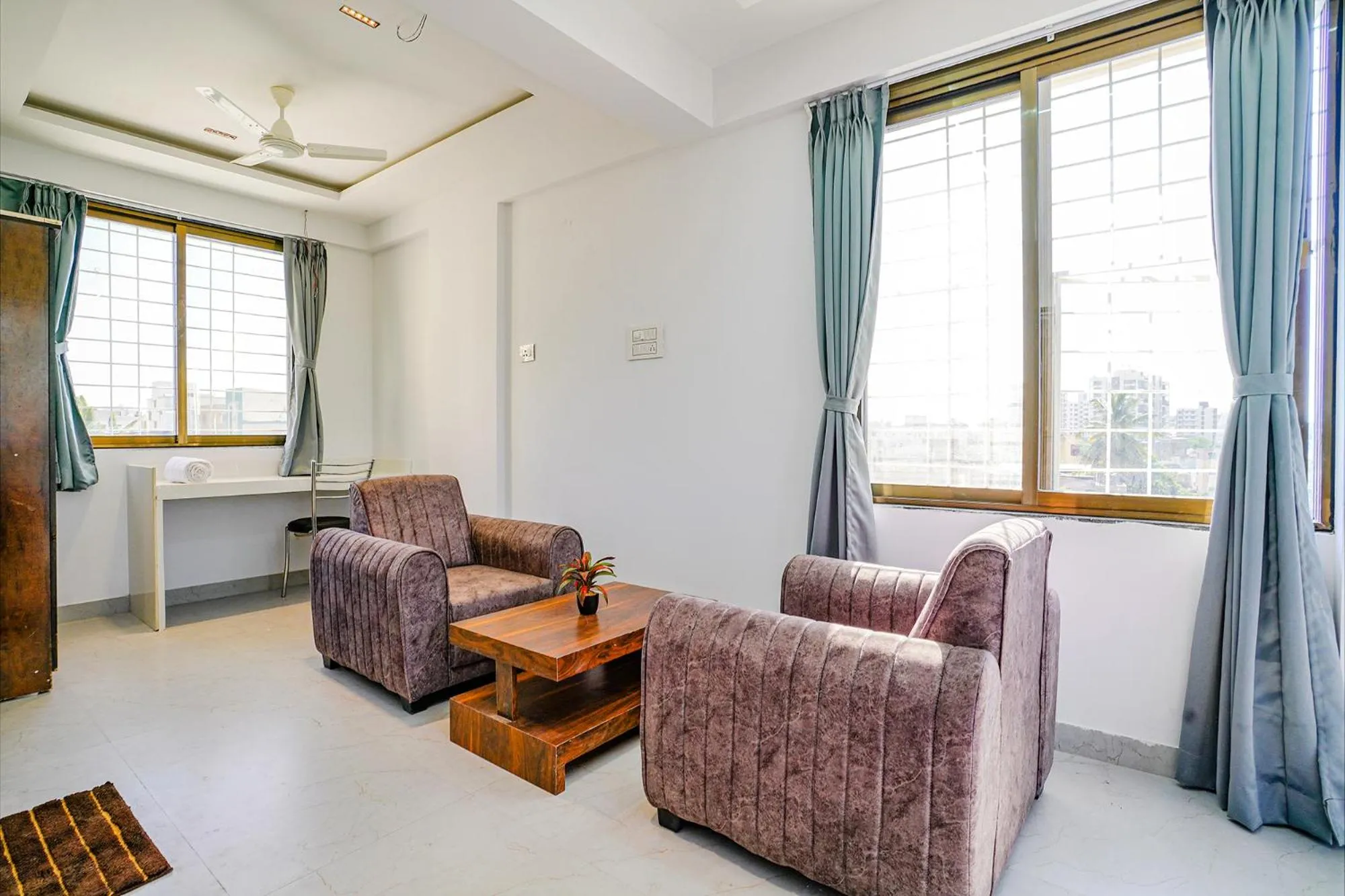 Living room in Via Crystal Inn