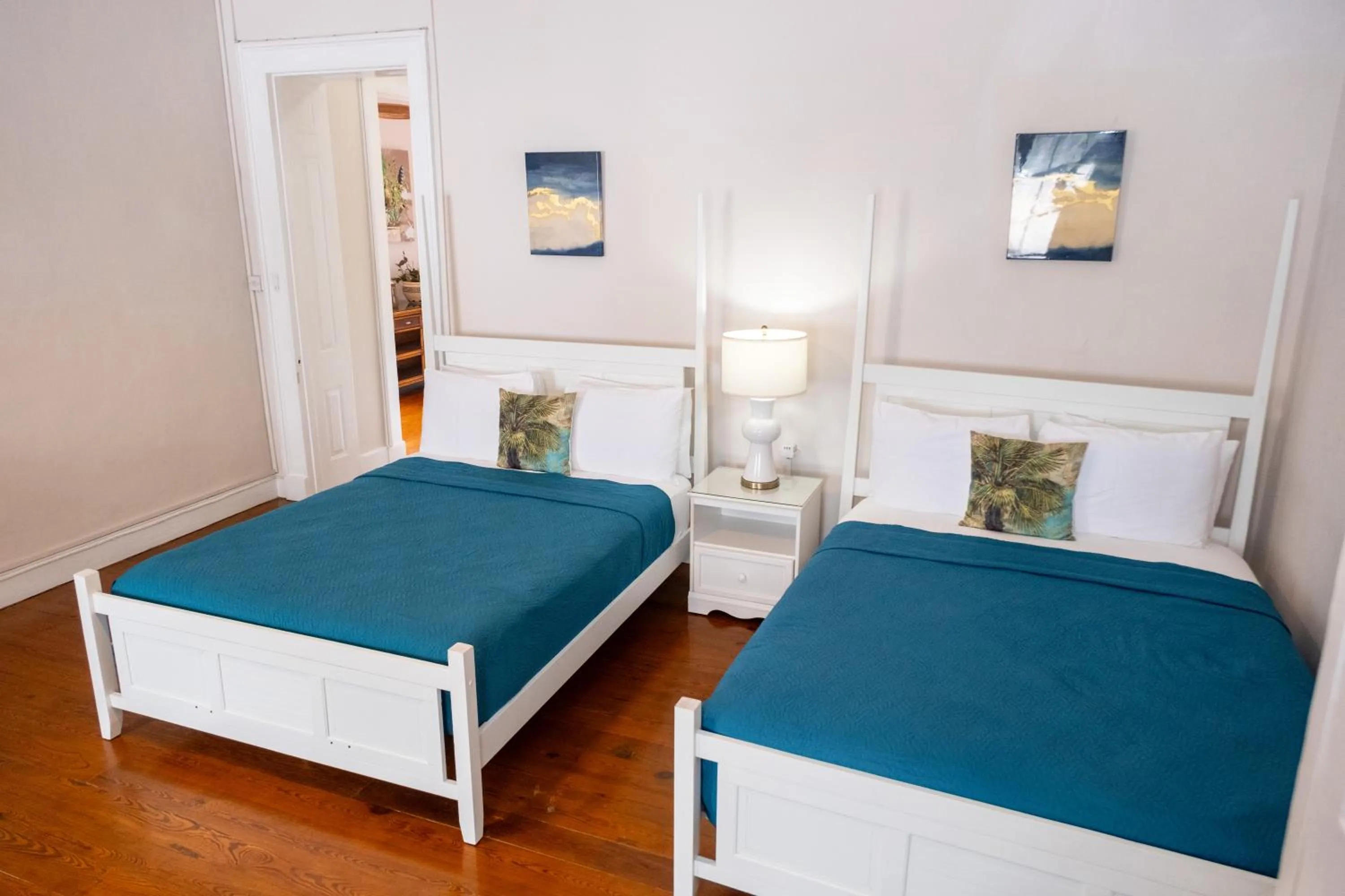 Bedroom, Bed in Sweetfield Manor